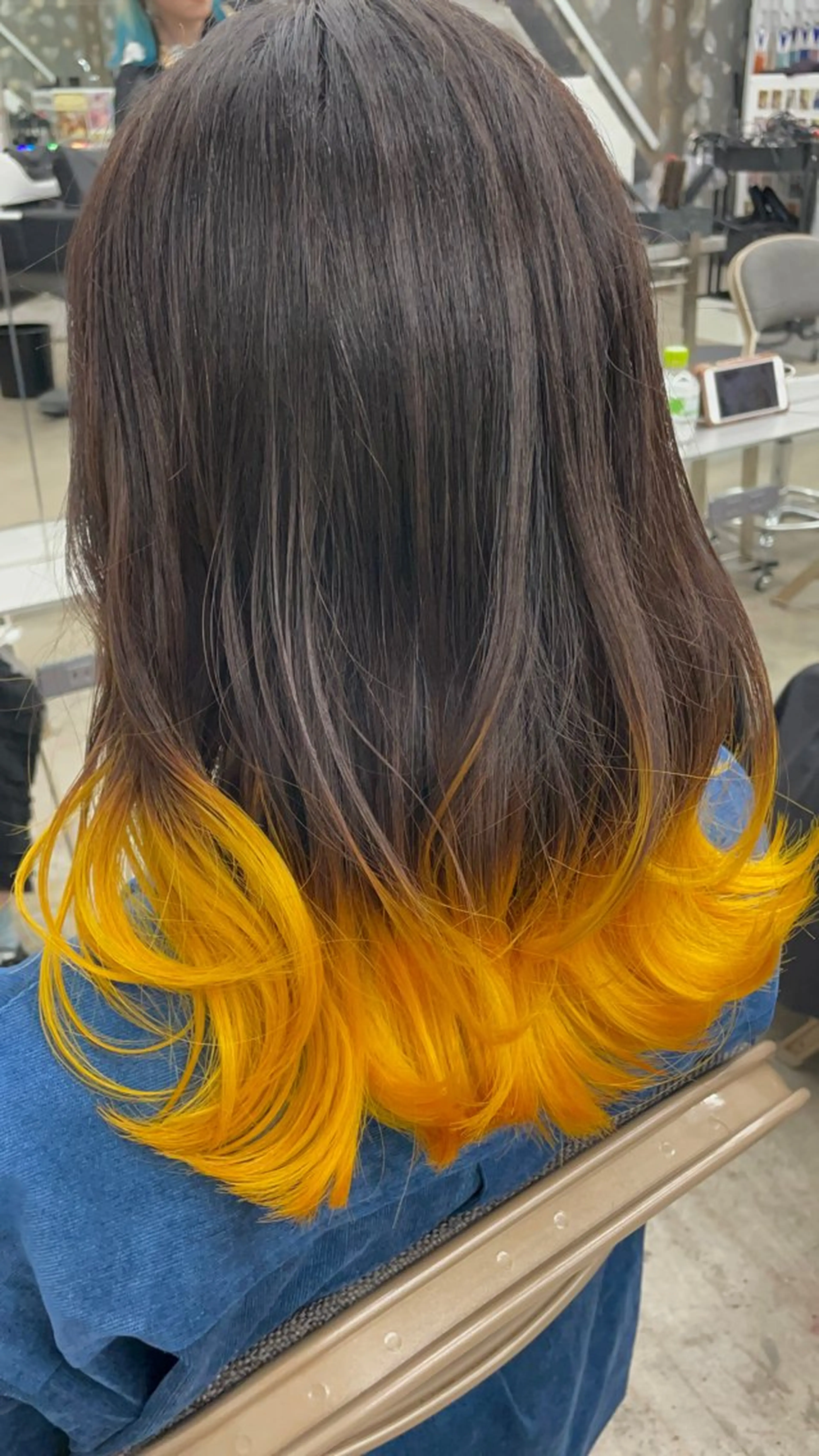 ミディアム カラー グラデーションカラー イエローカラー ヘアカラー インナーカラー/推し ウルフ/アニメカラーのヘアスタイル