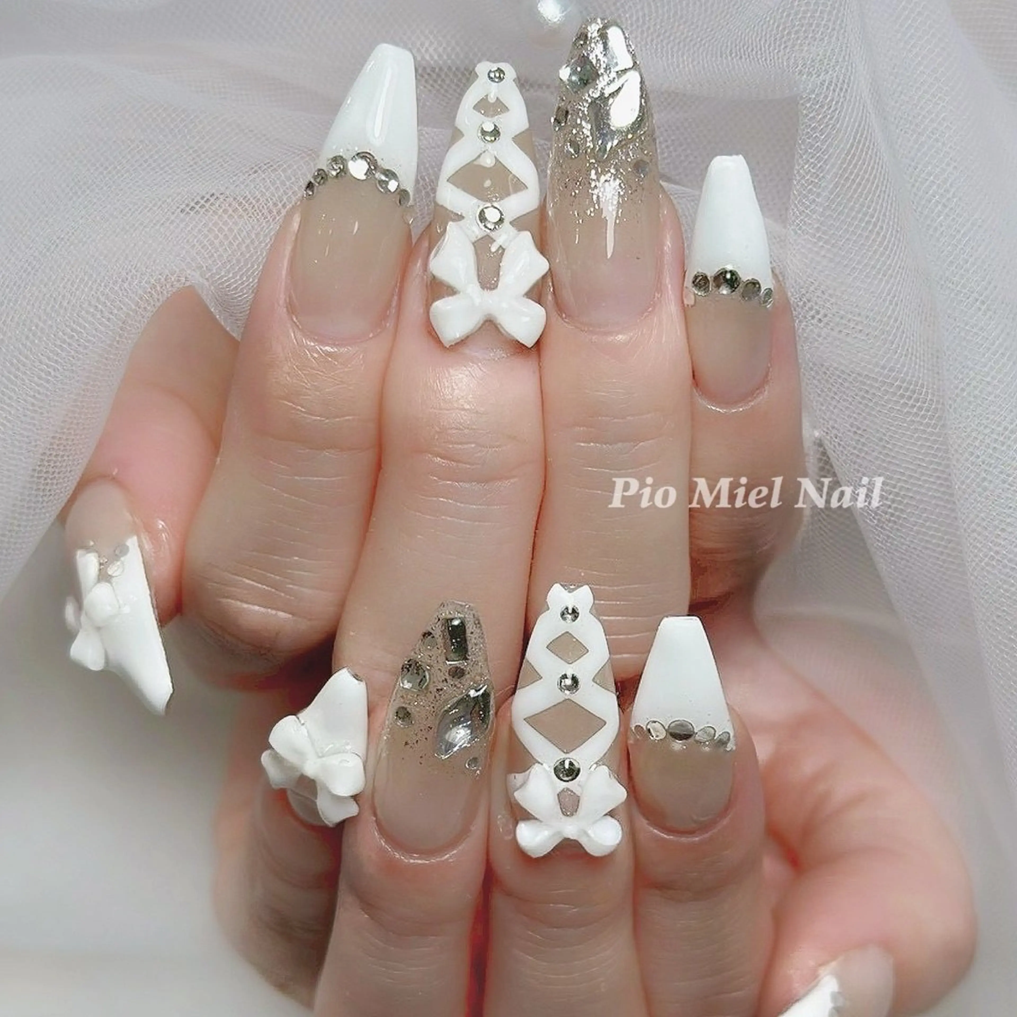 ネイル ハンドネイル HANA 長さだしのネイルデザイン