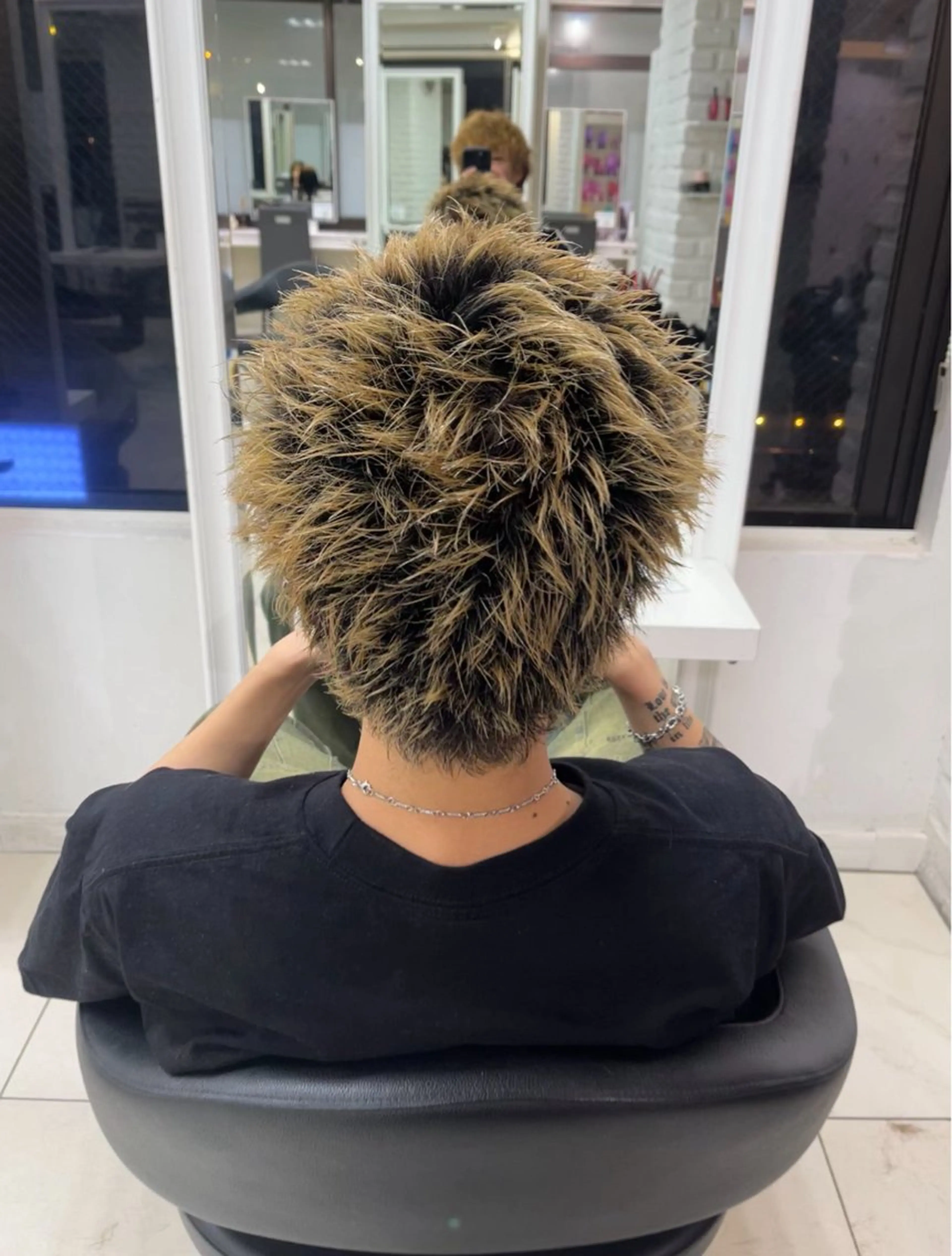 ショート メンズ 【シャドウパーマ センターパート】義心のヘアスタイル