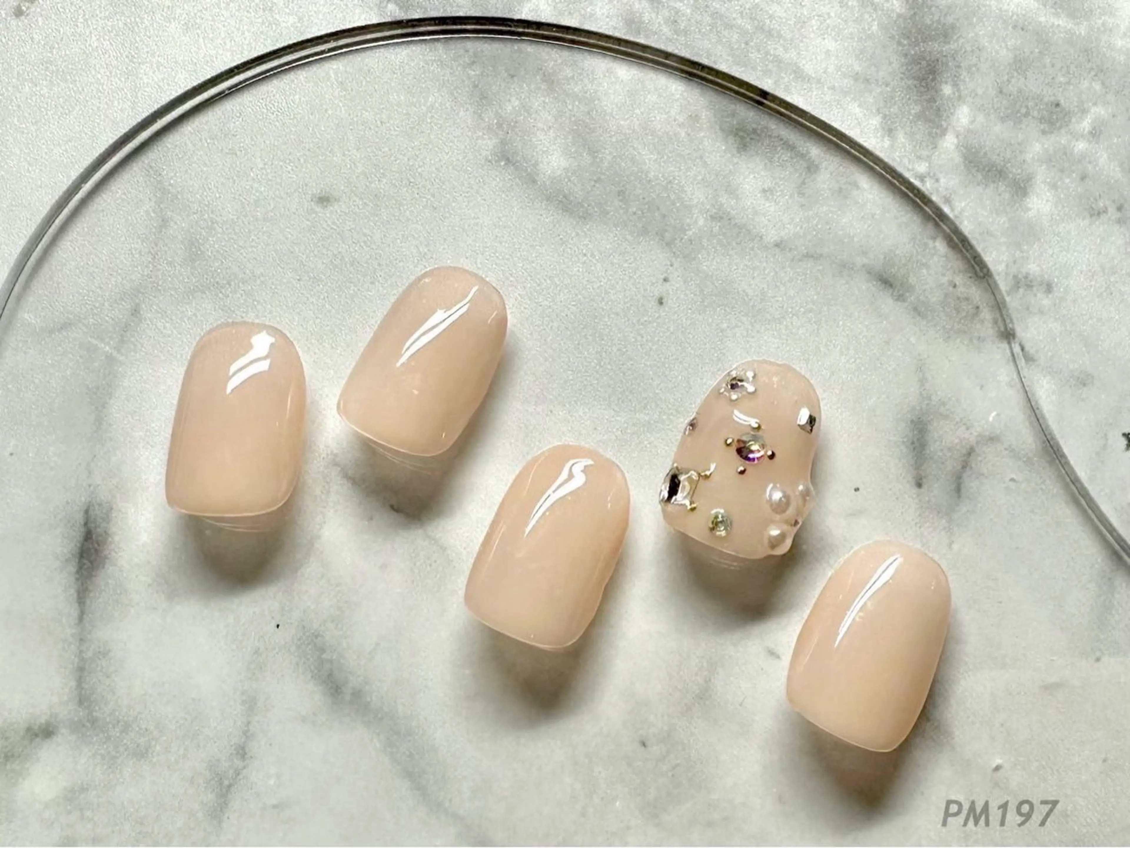 ネイル シンプルネイル 岡矢joieange 心斎橋店のネイルデザイン