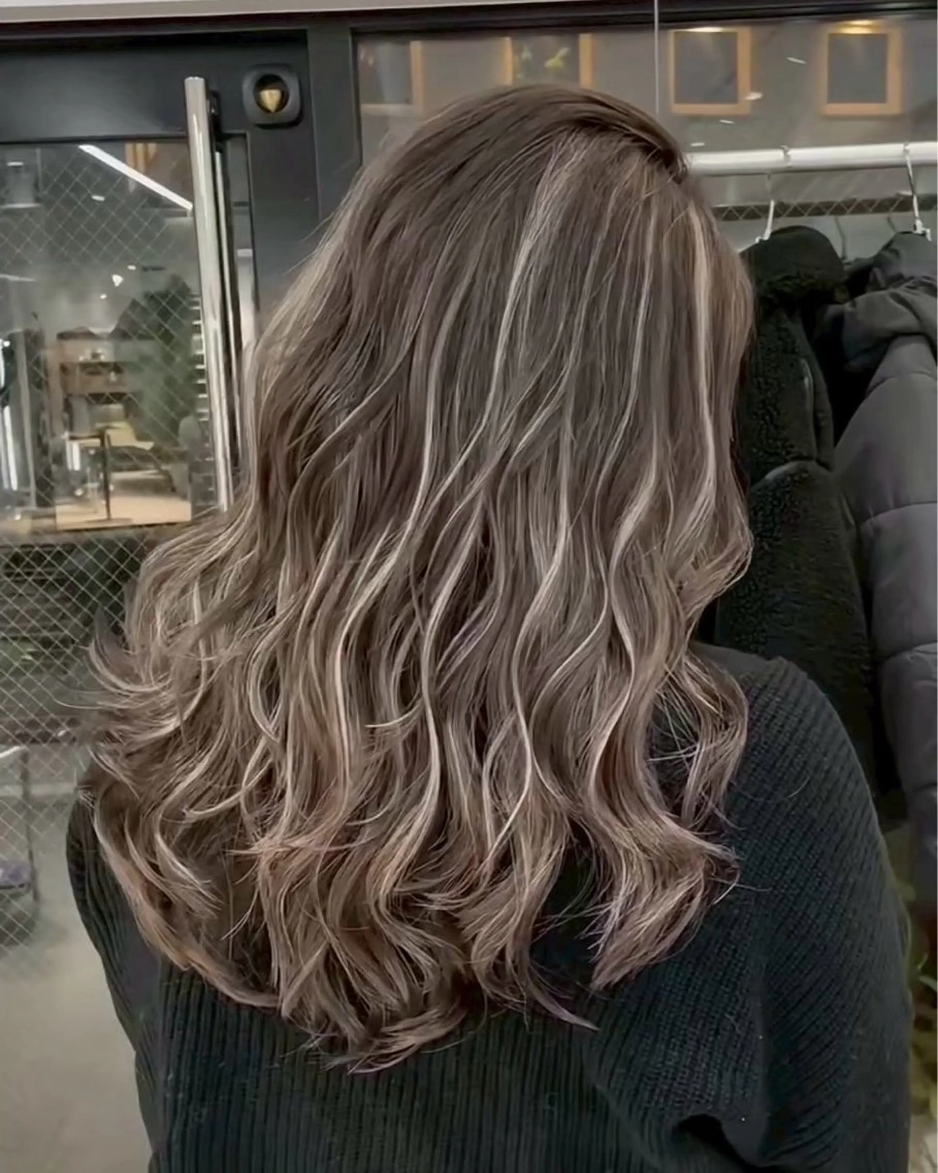 ロング カラー バレイヤージュ ハイライトカラー 外国人風カラー ハイライト レイヤーカット 💫ハイライト/レイ ヤー/原宿💫のヘアスタイル