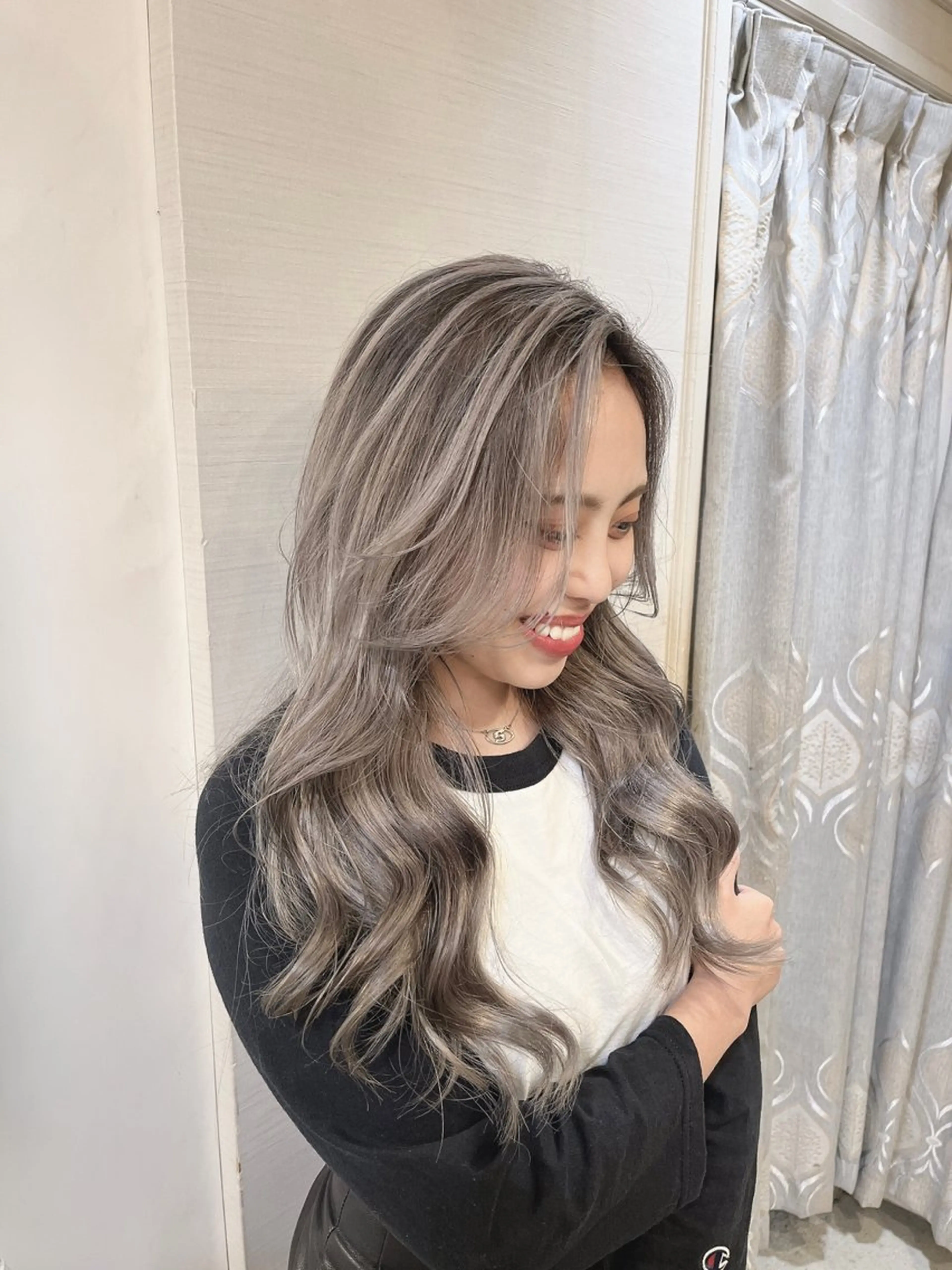 ロング カラー バレイヤージュ ブリーチ レイヤーカット カット ヘアカラー カラー特化美容師 なかもと たつひろのヘアスタイル