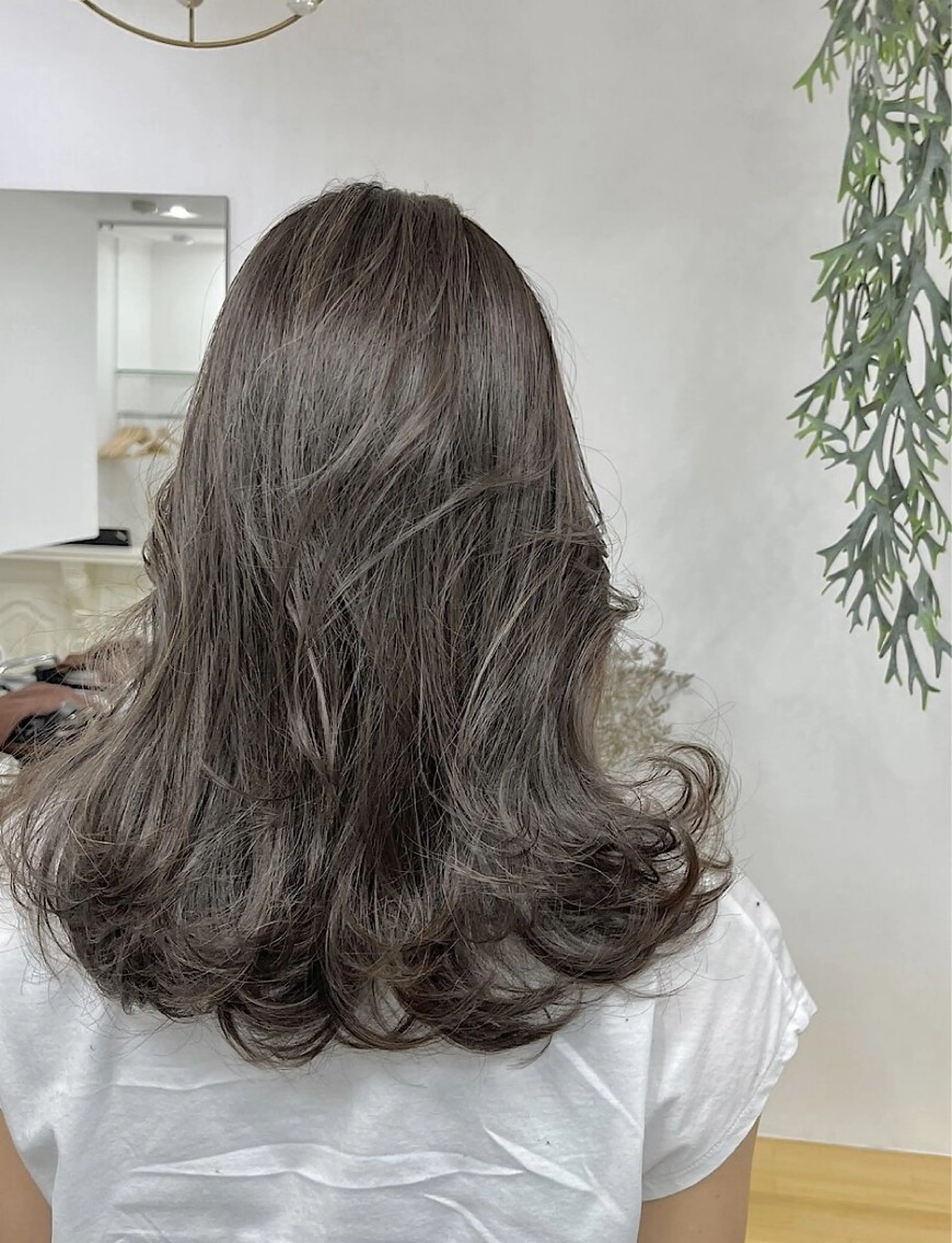 ミディアム hoNua. 栄/透明感カラーのヘアスタイル