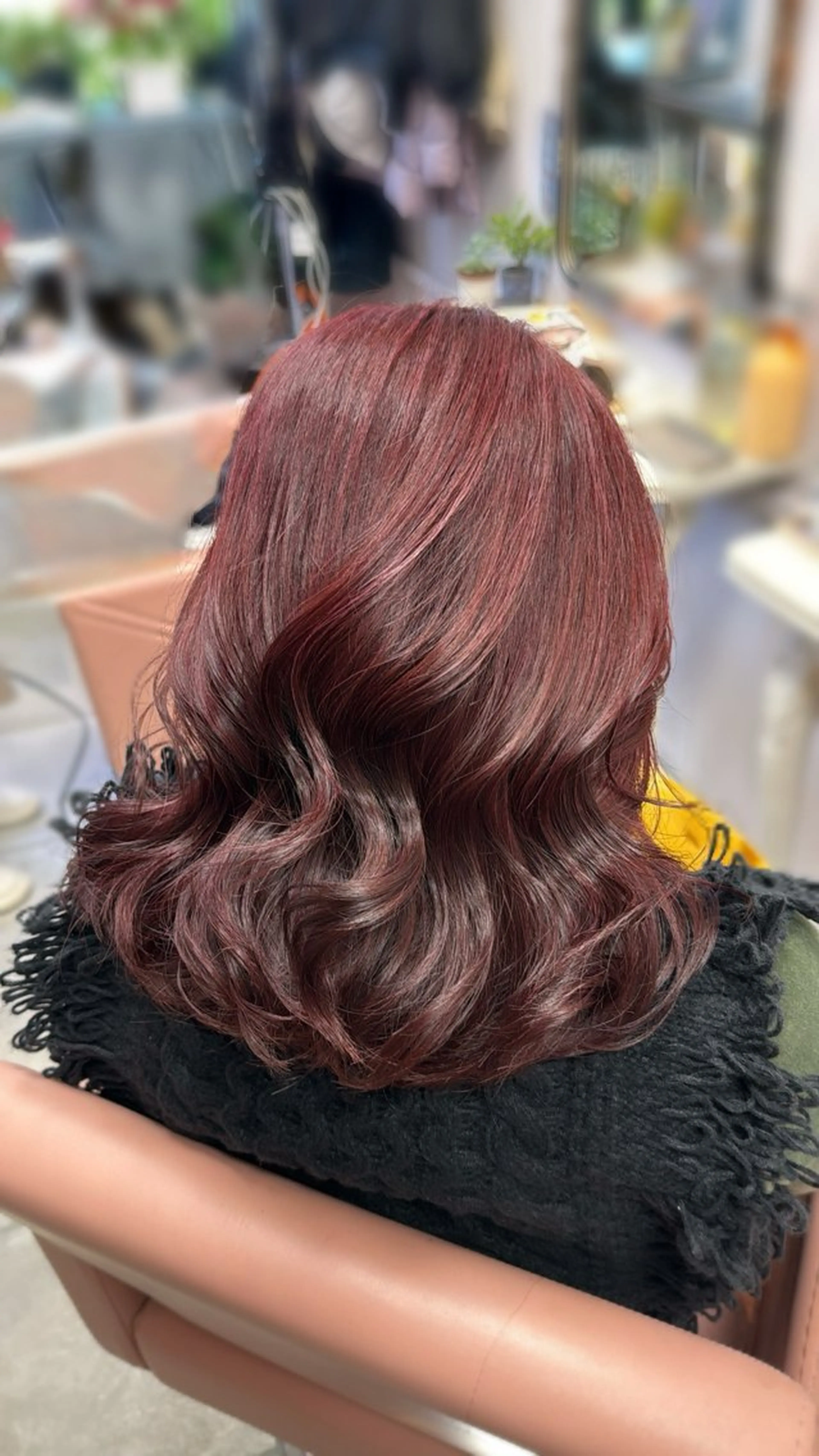 セミロング カット ヘアカラー トリートメント Sakura .のヘアスタイル