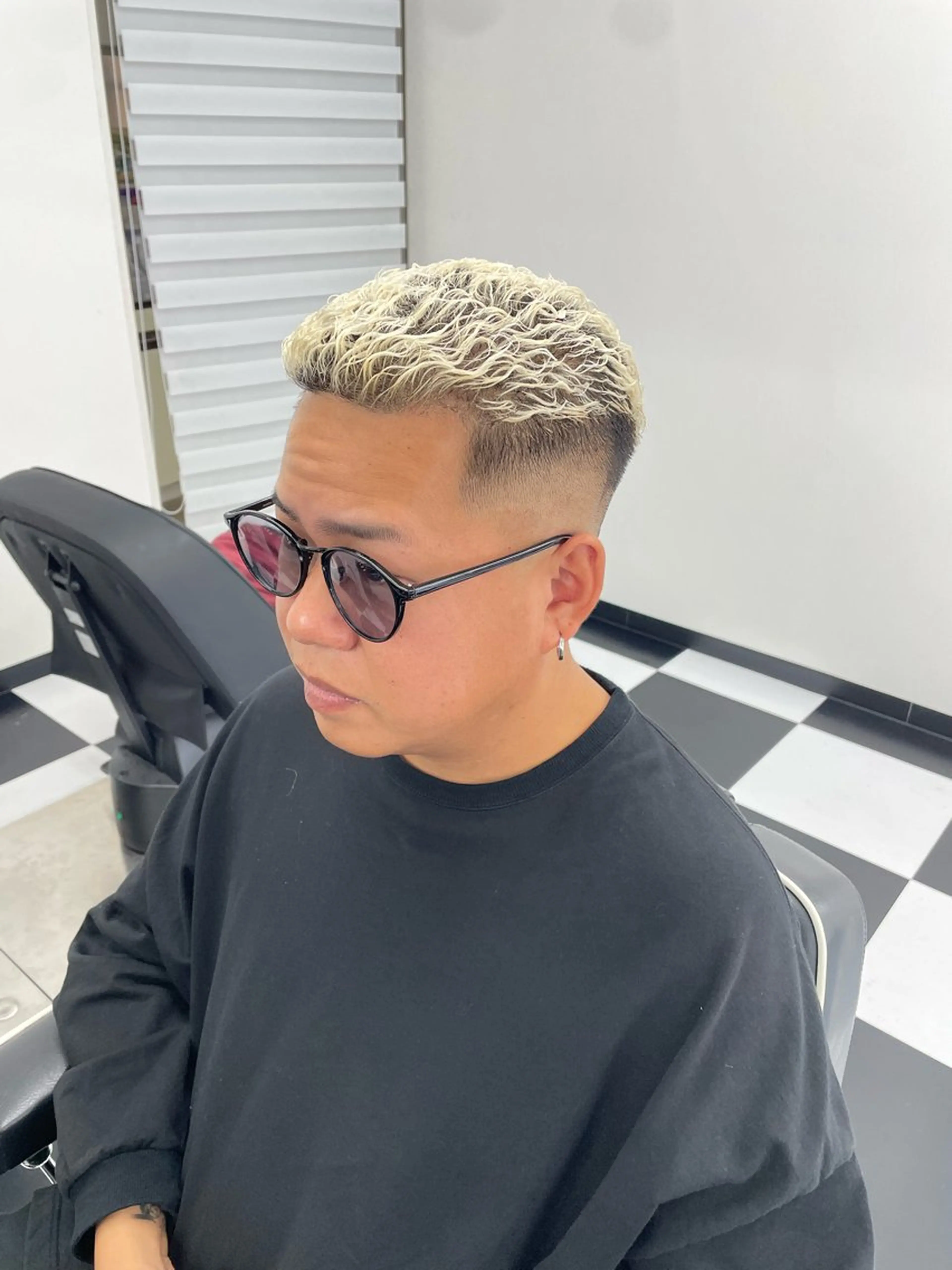 ショート カラー パーマ メンズ メンズブリーチ メンズパーマ ブリーチ friendsalon所属・安東 大輝のヘアスタイル