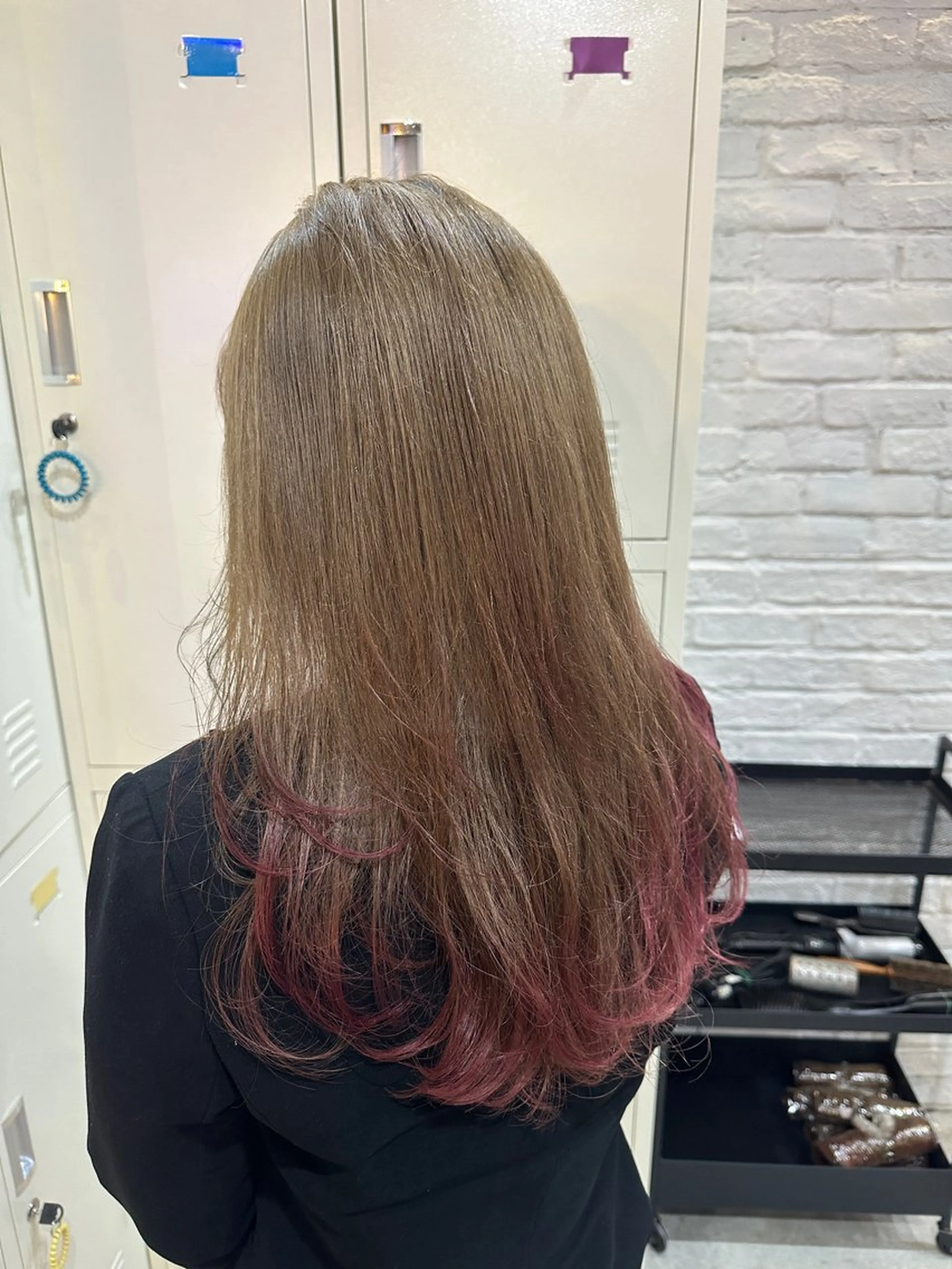 ロング カラー カット ヘアカラー 十倉 朱莉のヘアスタイル