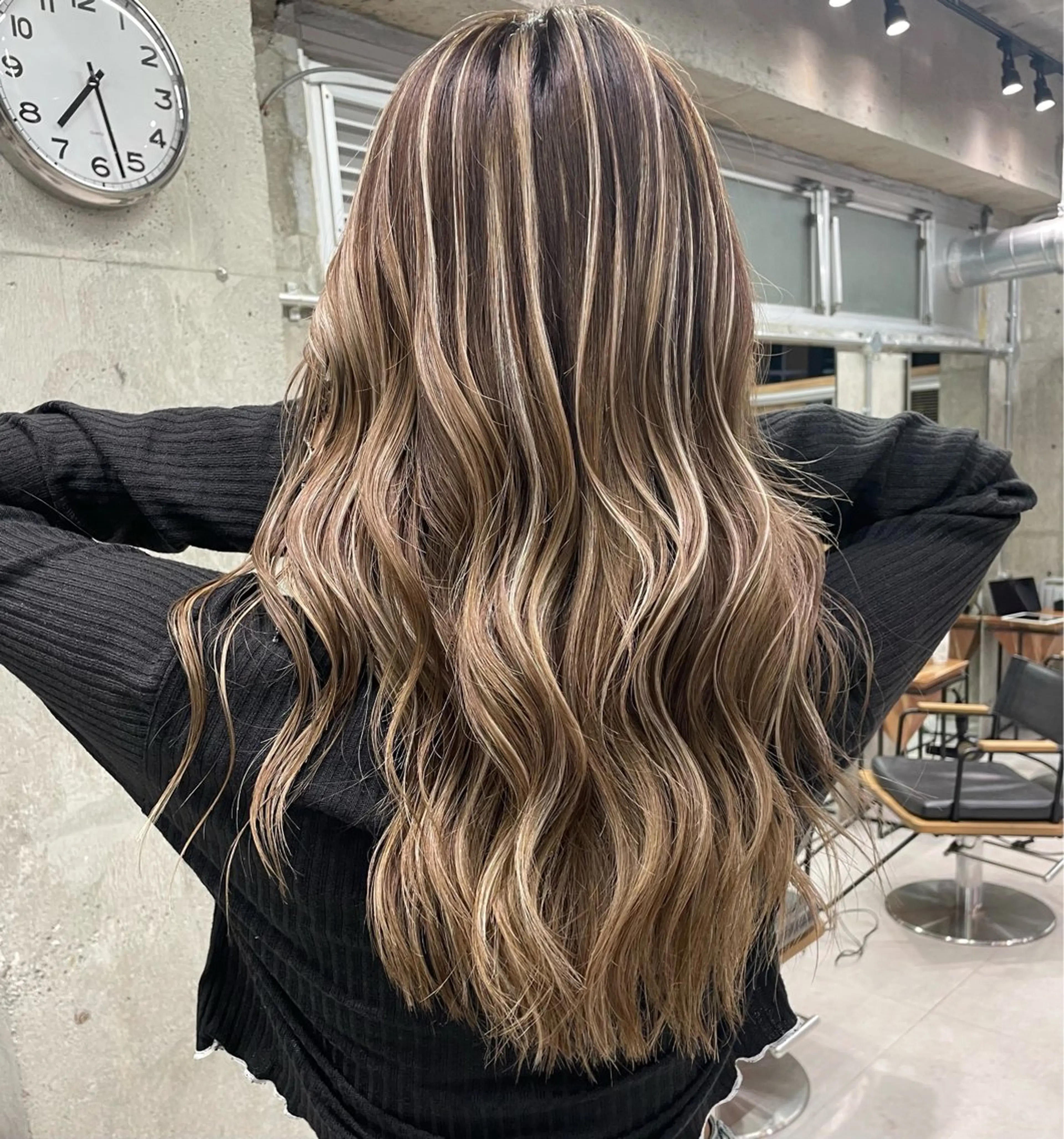 ロング ハイライト 🫧ハイライトカラー 🫧 𝓜𝓘𝓤のヘアスタイル