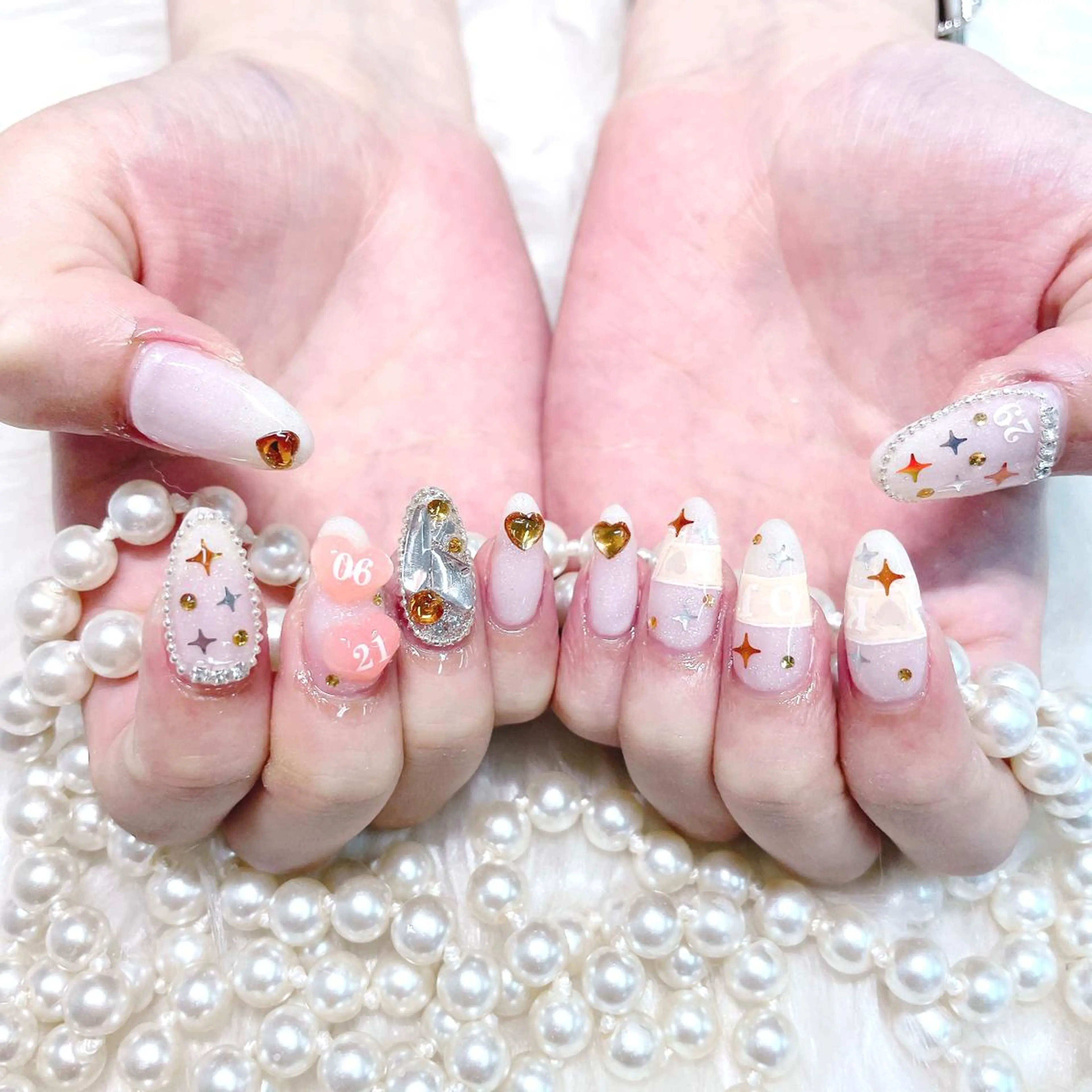 ネイル Go  Today シェアサロン 新宿Gratia店所属・杉山 栞のネイルデザイン