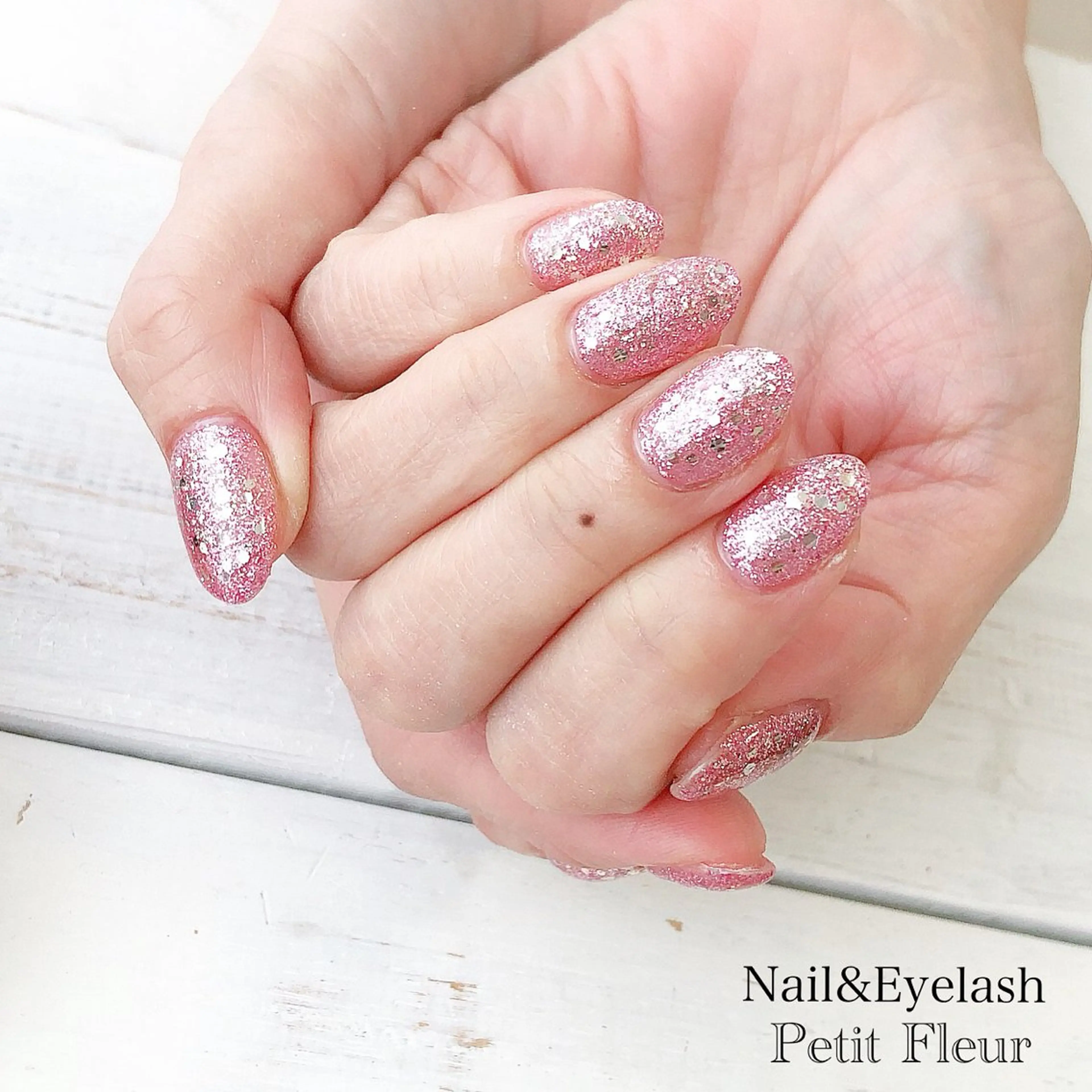 ネイル Petit Fleur所属・青柳 亜梨奈のマツエク・マツパデザイン