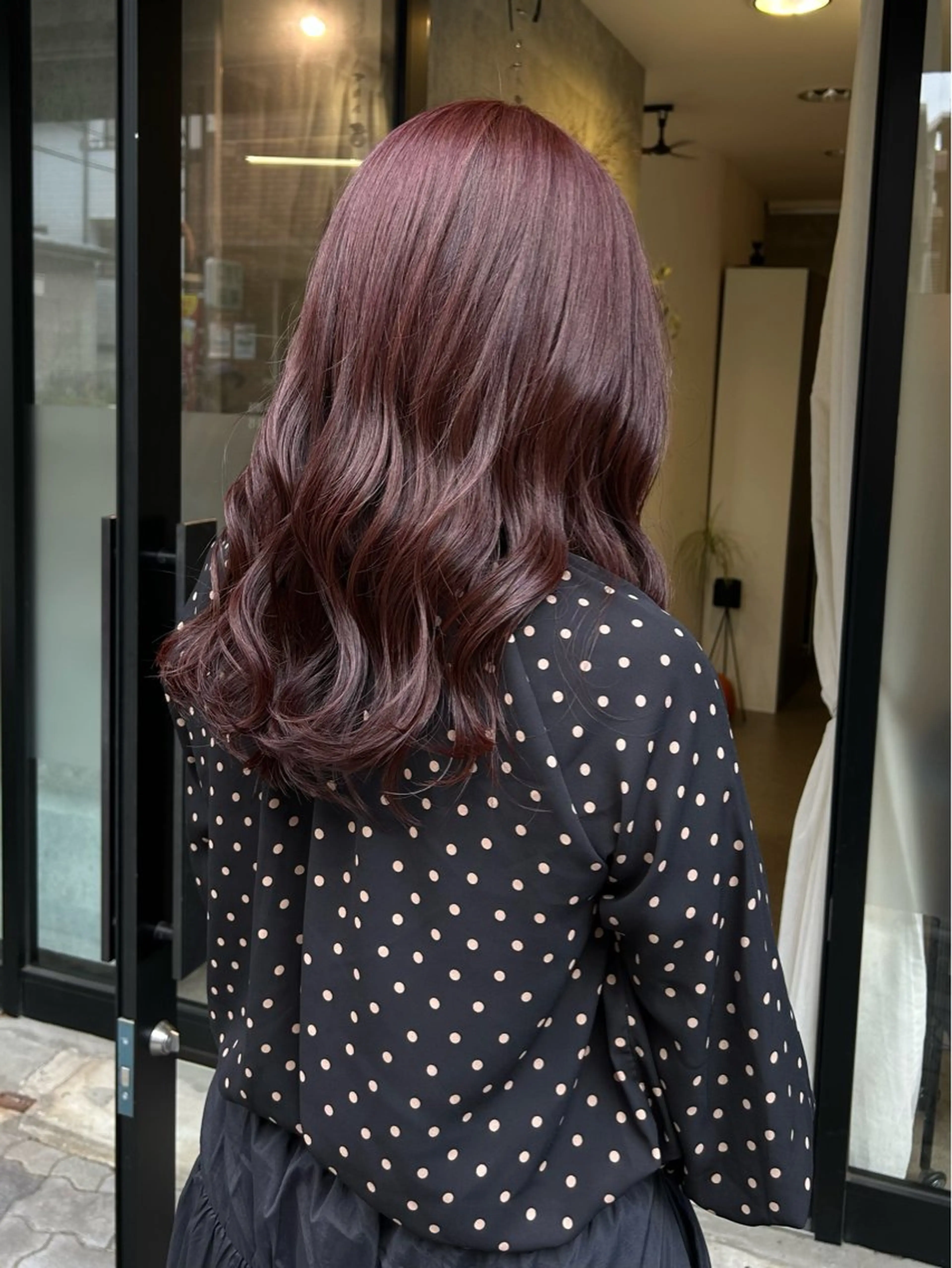 ロング カラー シモウラ アオイのヘアスタイル