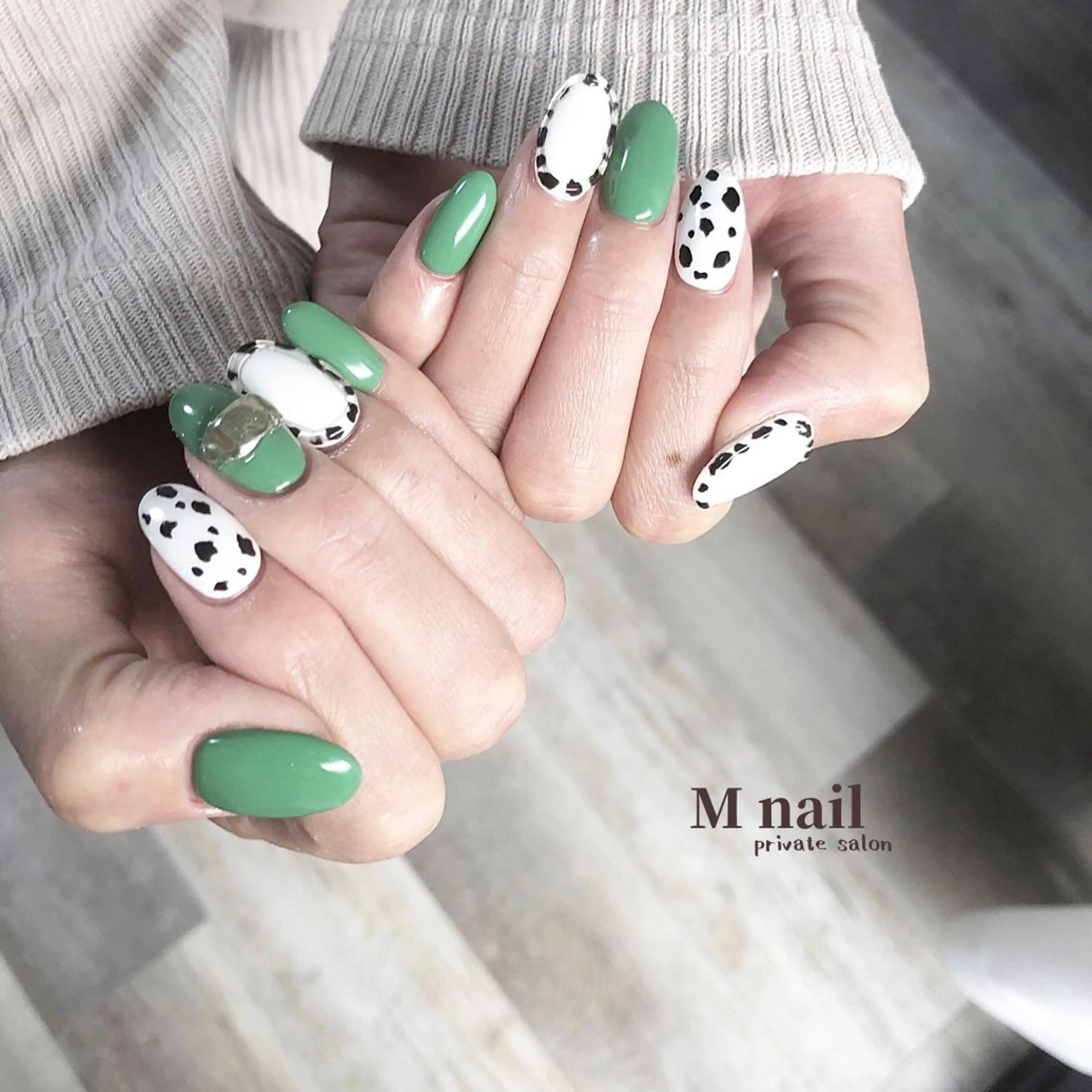 ミディアム M　nail所属・M nailのネイルデザイン