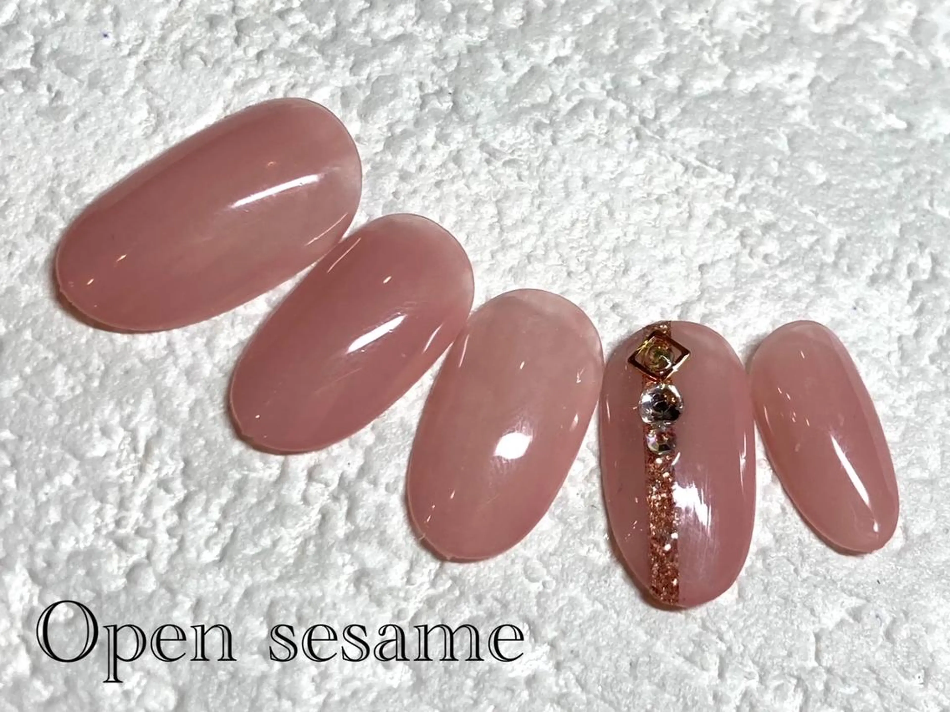 ネイル 遠藤 志乃のネイルデザイン