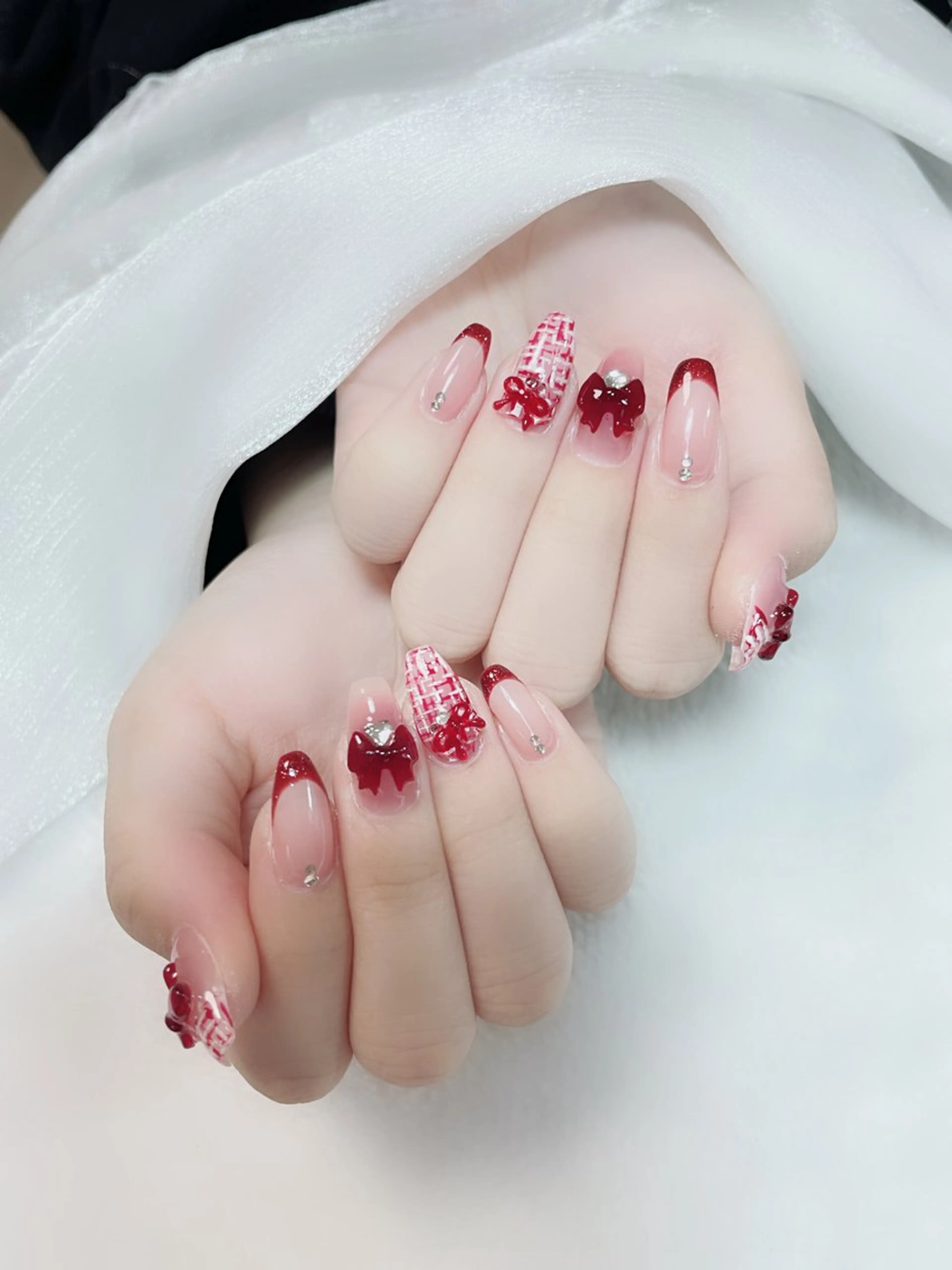 ネイル 持ち込み 赤色 Amina nail salonのネイルデザイン
