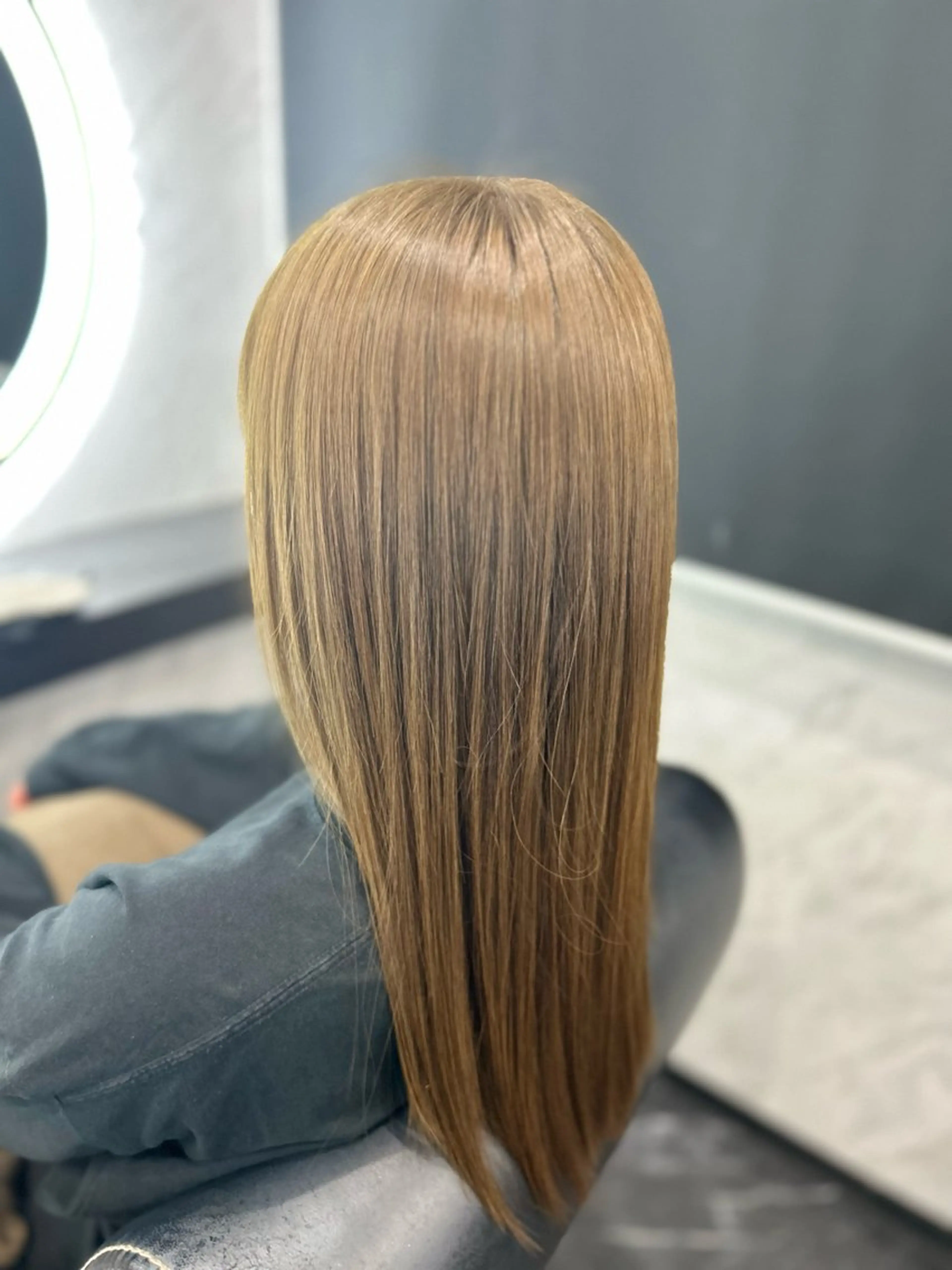 カラー 成安 雪菜のヘアスタイル