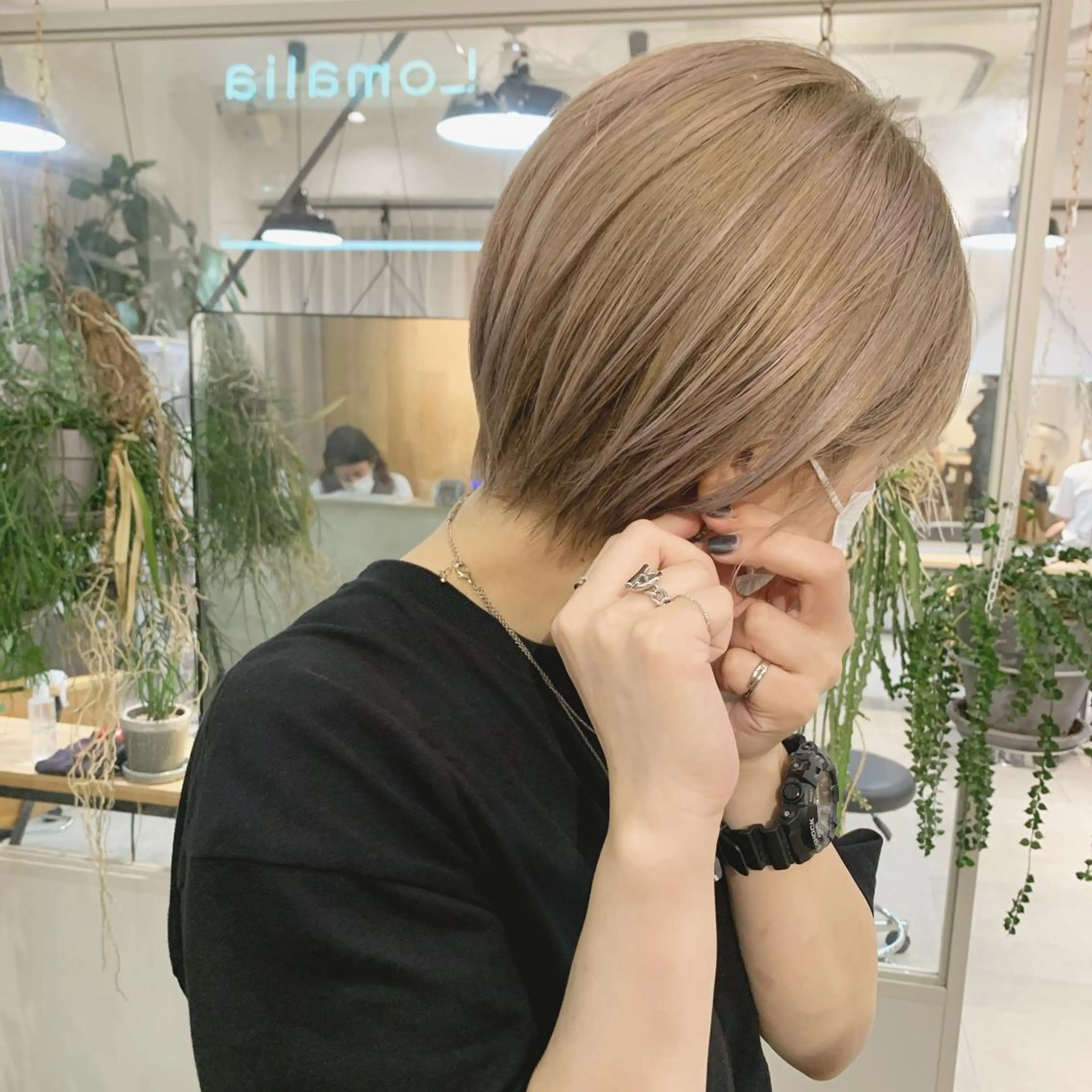 ショート カラー マツエク・マツパ ヘアカラー トリートメント ハイトーン&暗髪🔥 表参道二刀流マエダのヘアスタイル