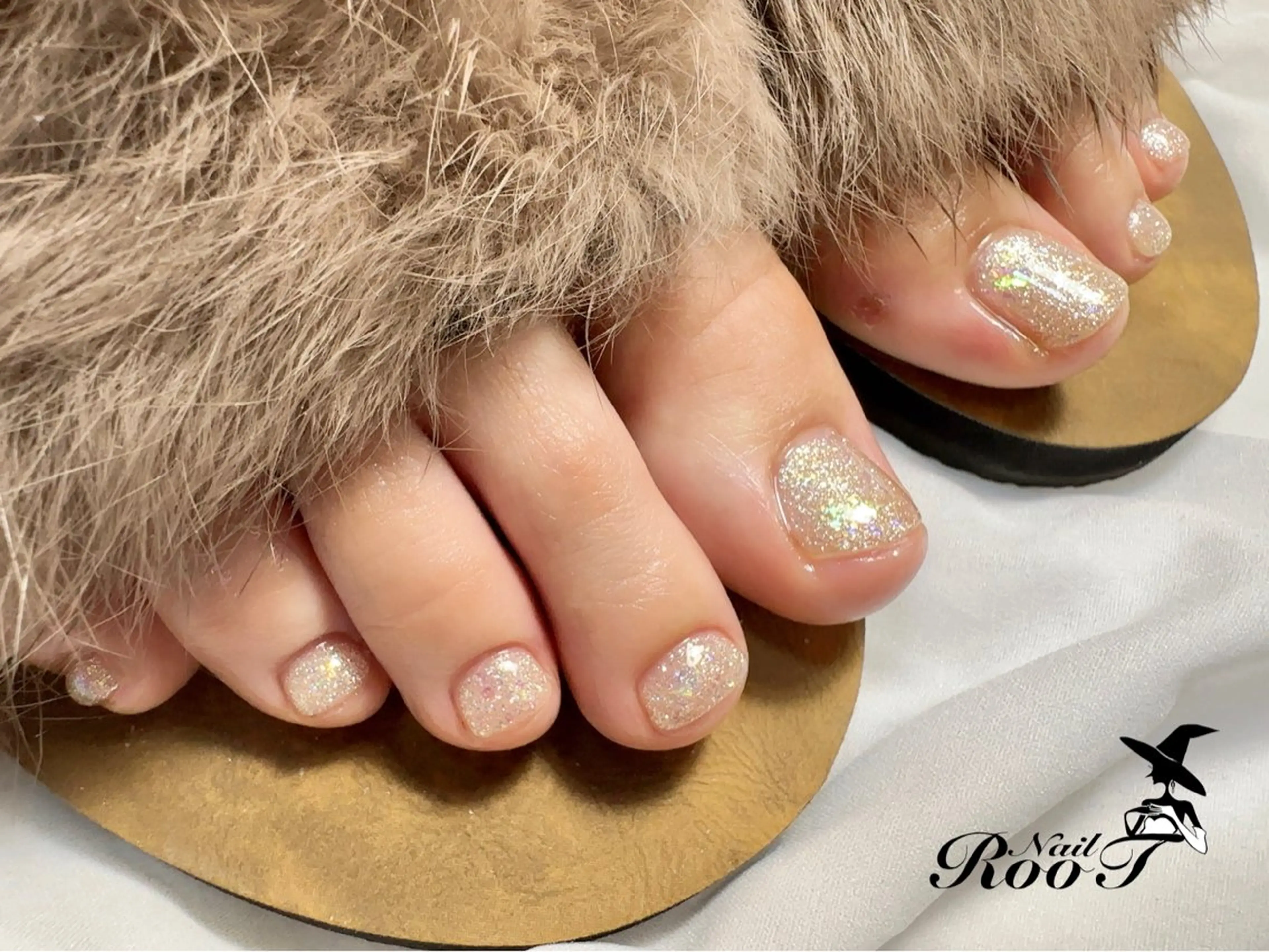 ネイル ラメ(グリッター) フットネイル RooT Nailのネイルデザイン