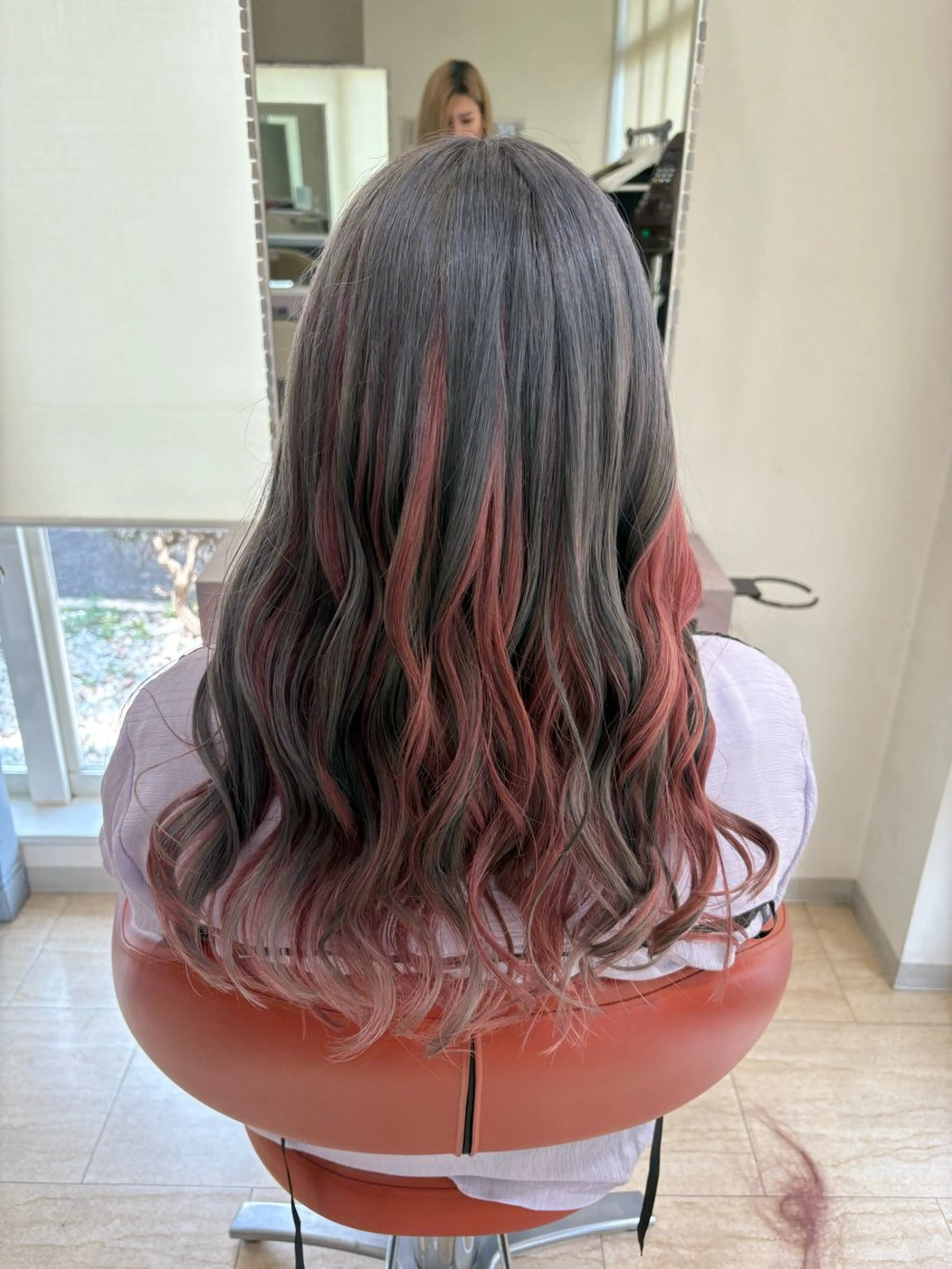 ロング カラー 工藤 彩花のヘアスタイル