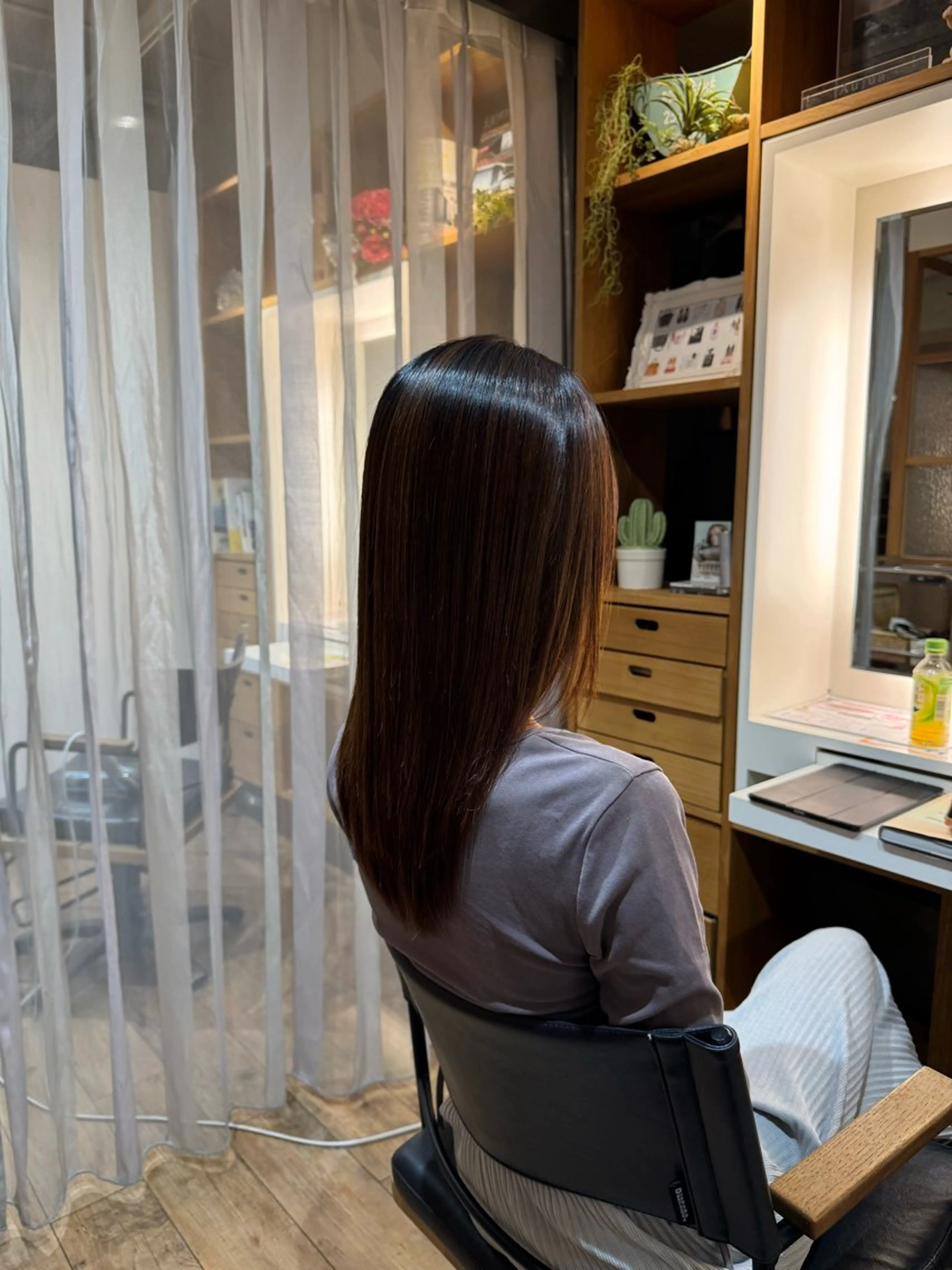 セミロング ヘアカラー トリートメント afloatkobe所属・美髪/髪質改善 川口凌弥のヘアスタイル