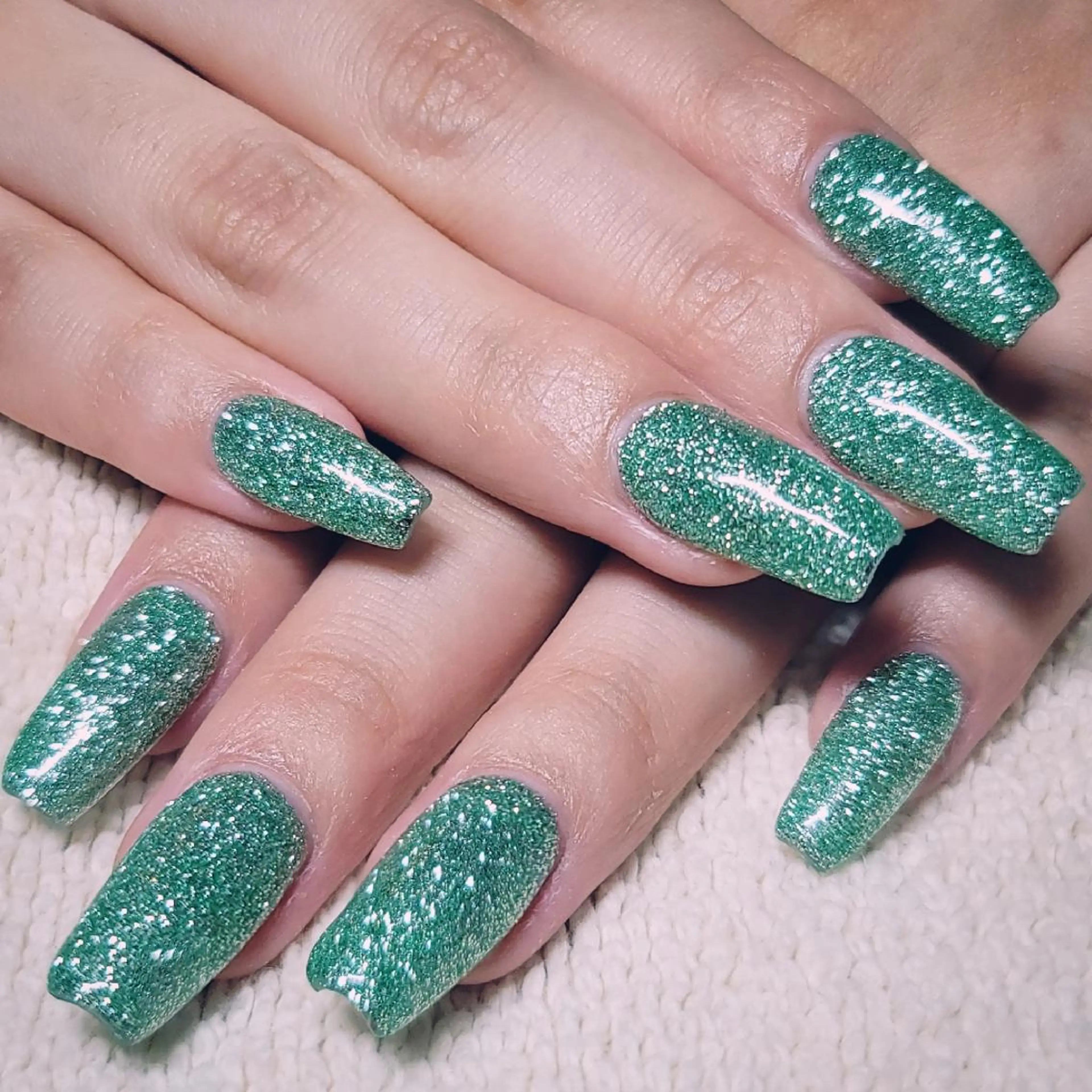 ネイル グリーン キラキラネイル ラメ(グリッター) ワンカラーネイル シルバー ハンドネイル よしだ ひろきのネイルデザイン