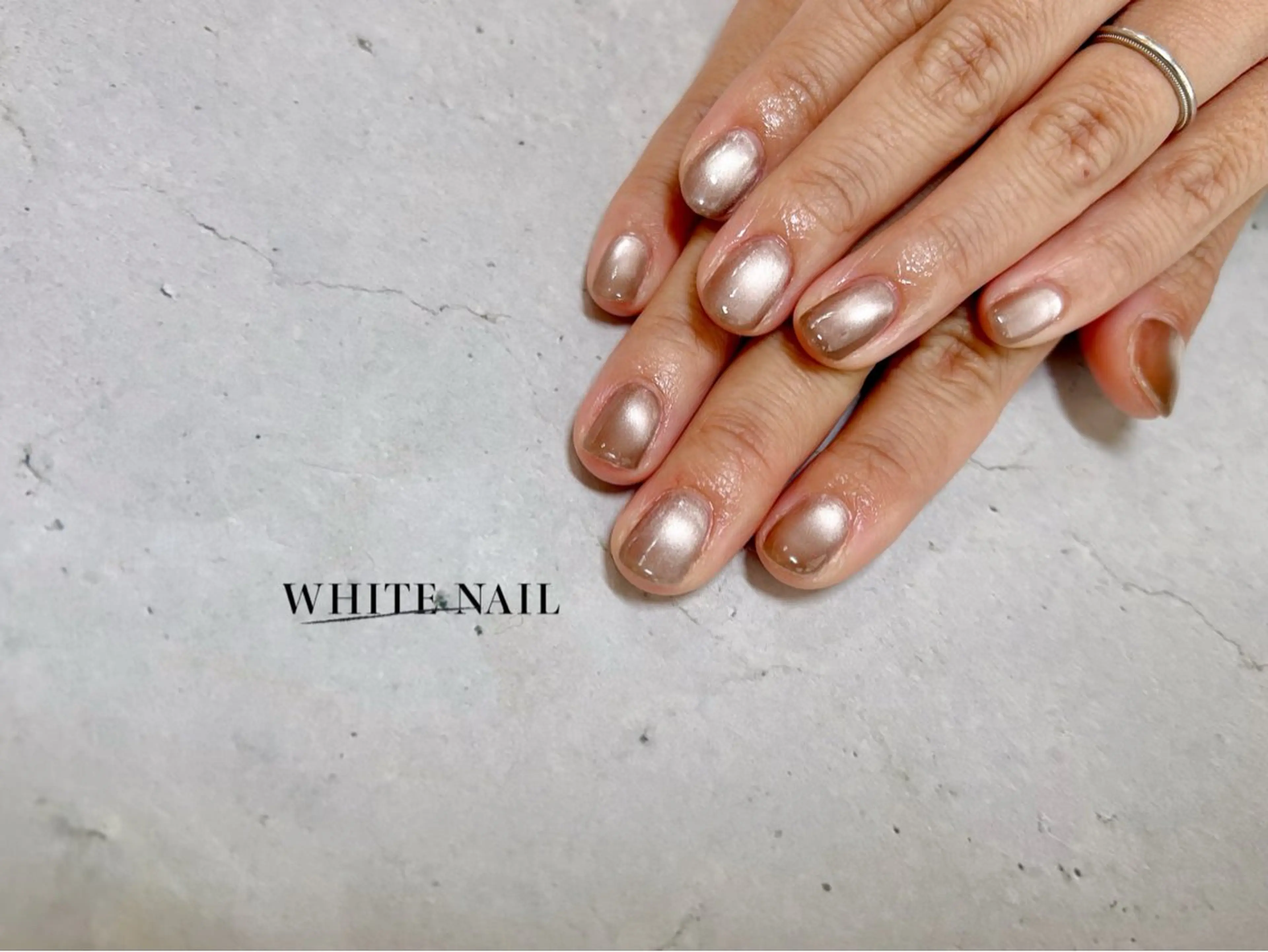 ネイル マグネットネイル ハンドネイル WHITE NAIL ホワイトネイルのネイルデザイン