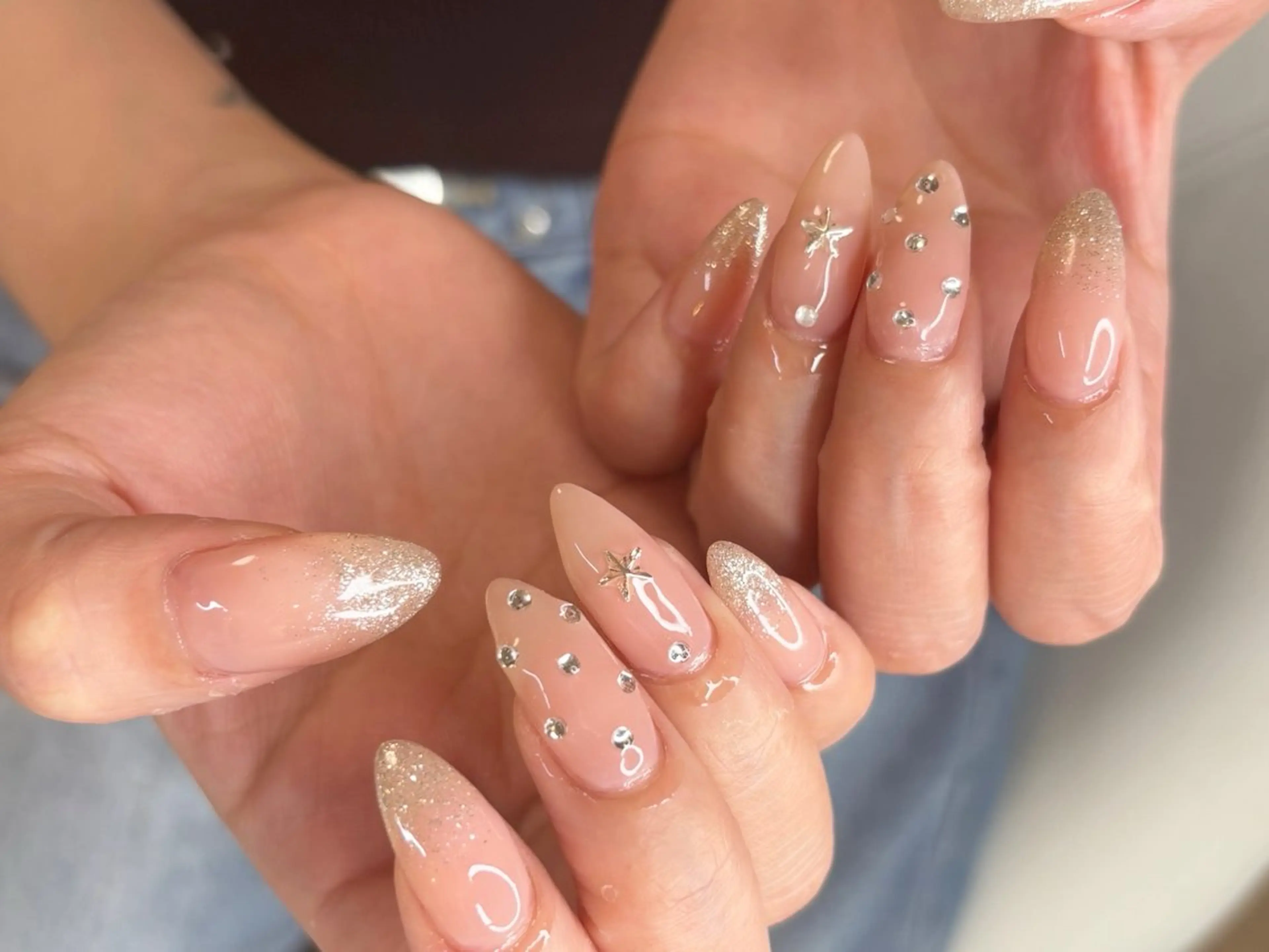 ネイル moi nail ˙⋆.˚のネイルデザイン