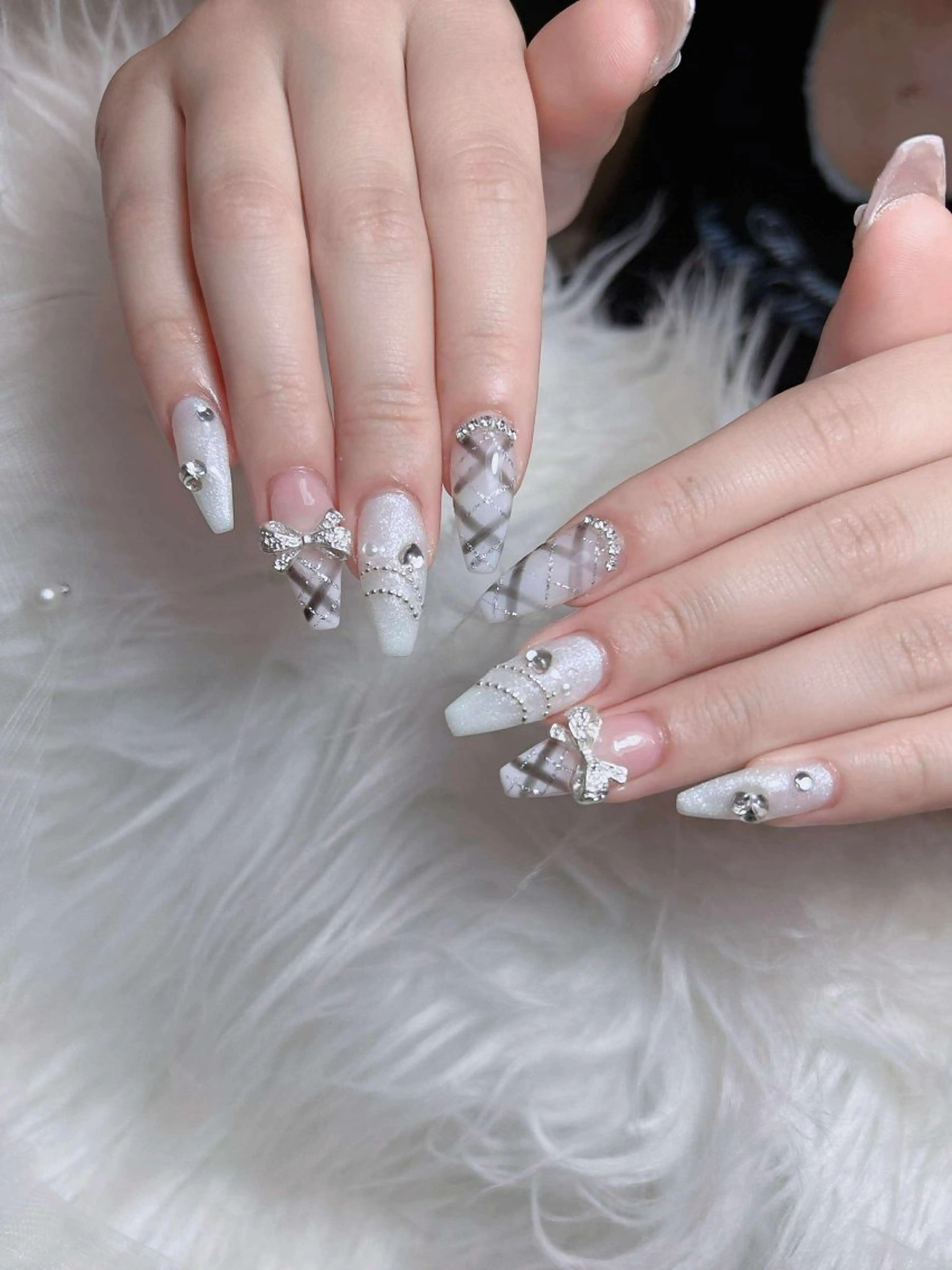 ネイル オーロラネイル チークネイル フットネイル フレンチネイル 韓国ネイル ハンドネイル Lumi Nailのネイルデザイン