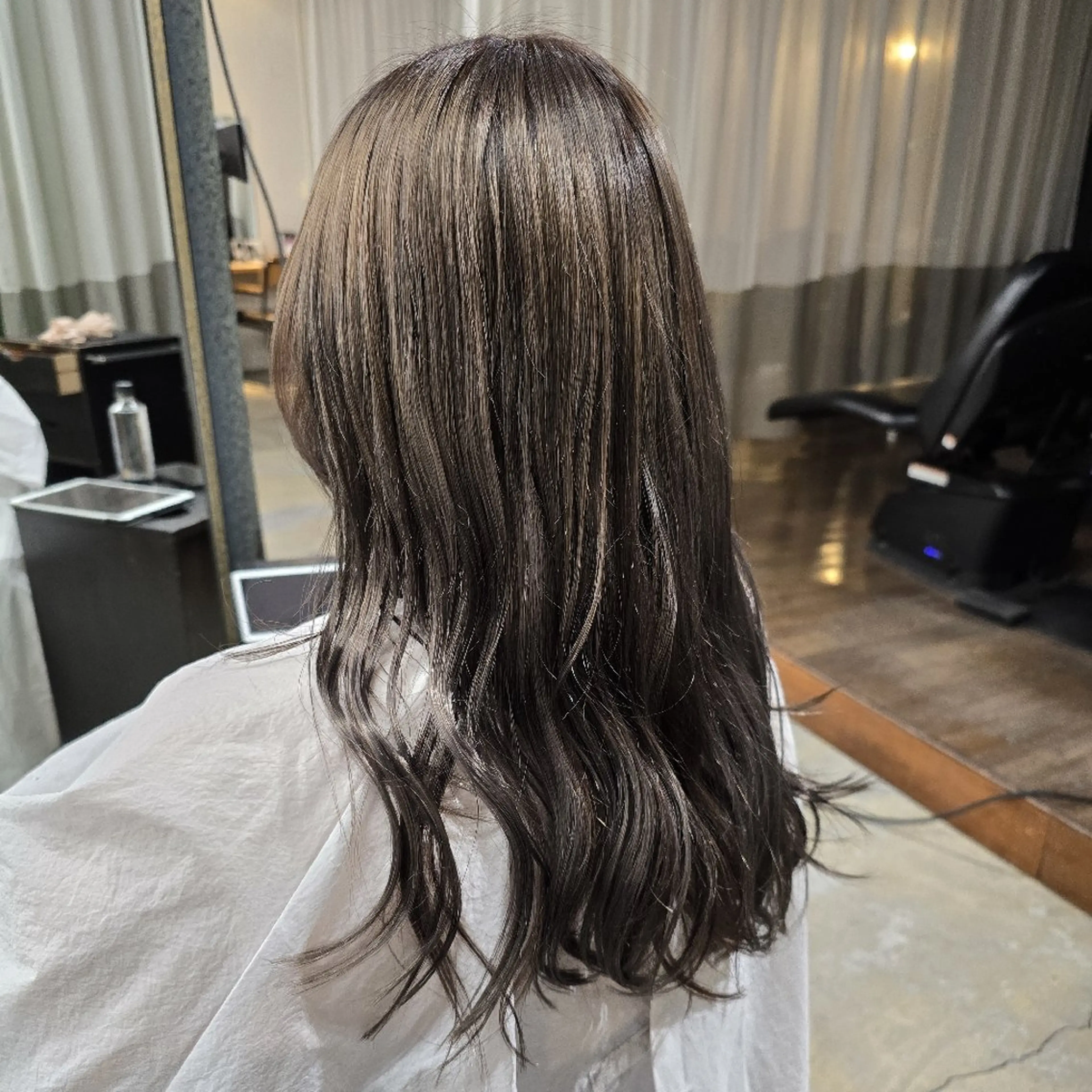 セミロング カラー カット ヘアカラー SAVA keyaki所属・ハヤシ マユ ✂ 府中美容室のヘアスタイル