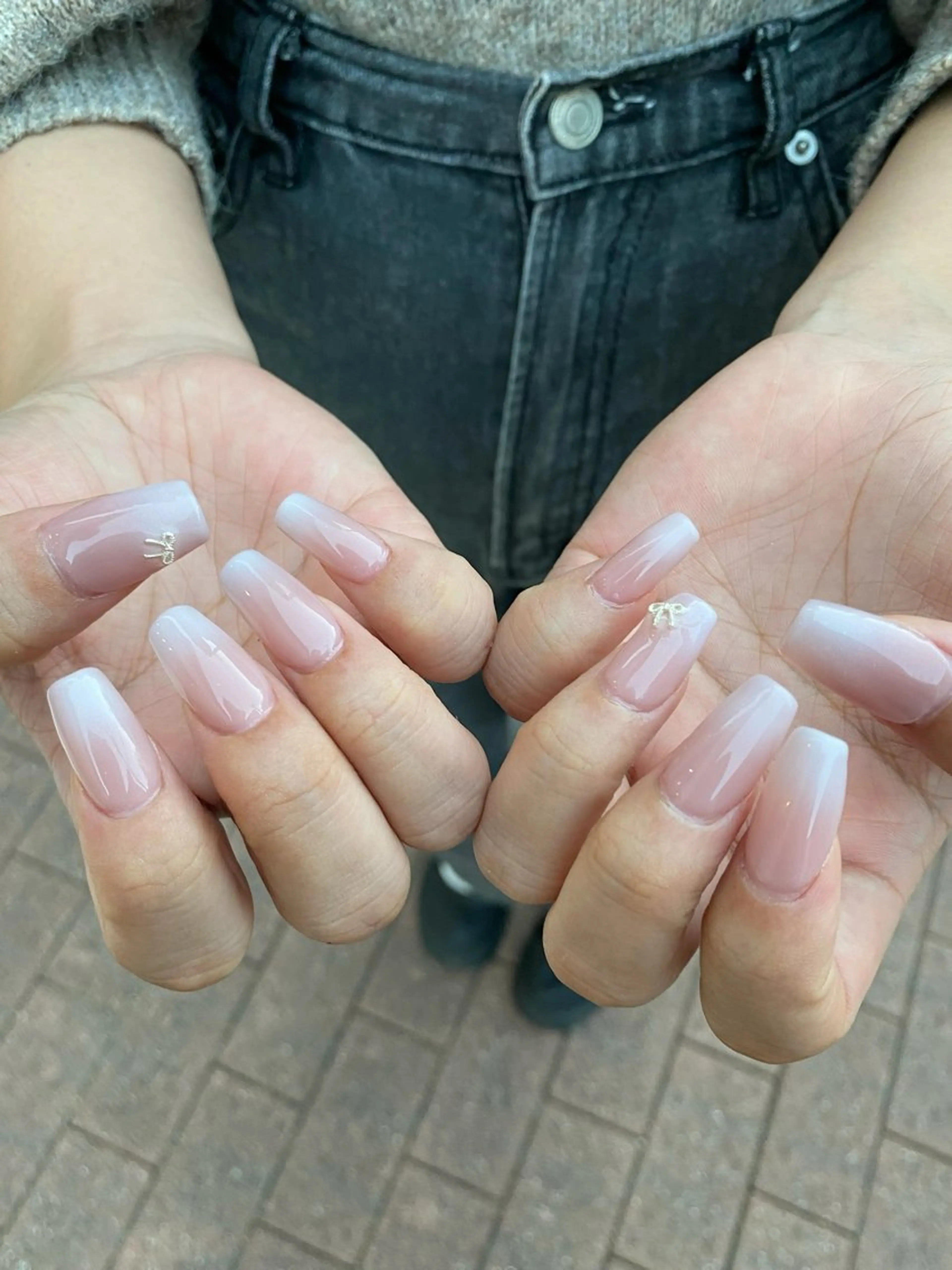 ネイル ハンドネイル ＼近畿大学／近く🦢 Swanのネイルデザイン