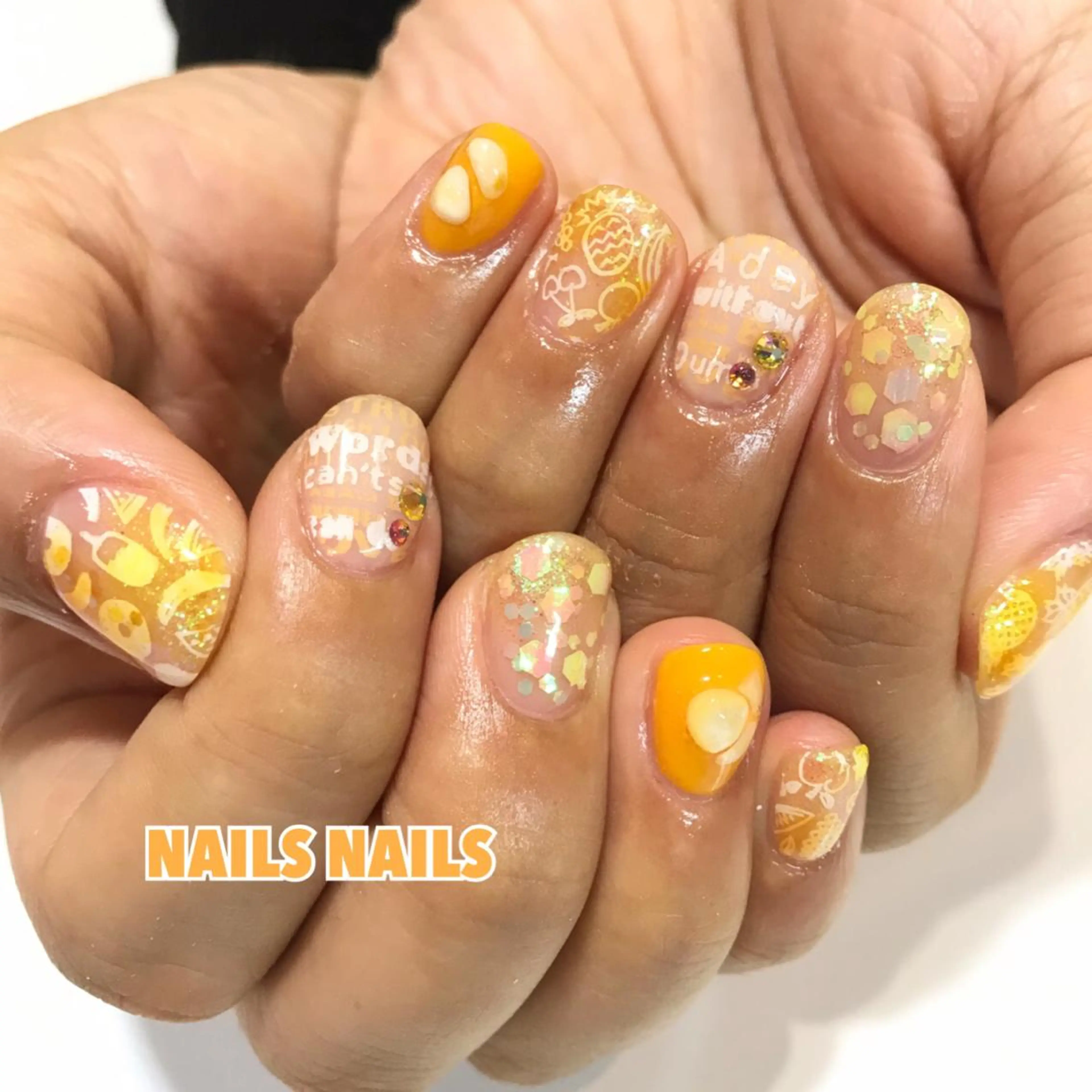 ネイル ジェルネイル 夏ネイル 黄色 ハンドネイル NAILSNAILS ERIKAのネイルデザイン