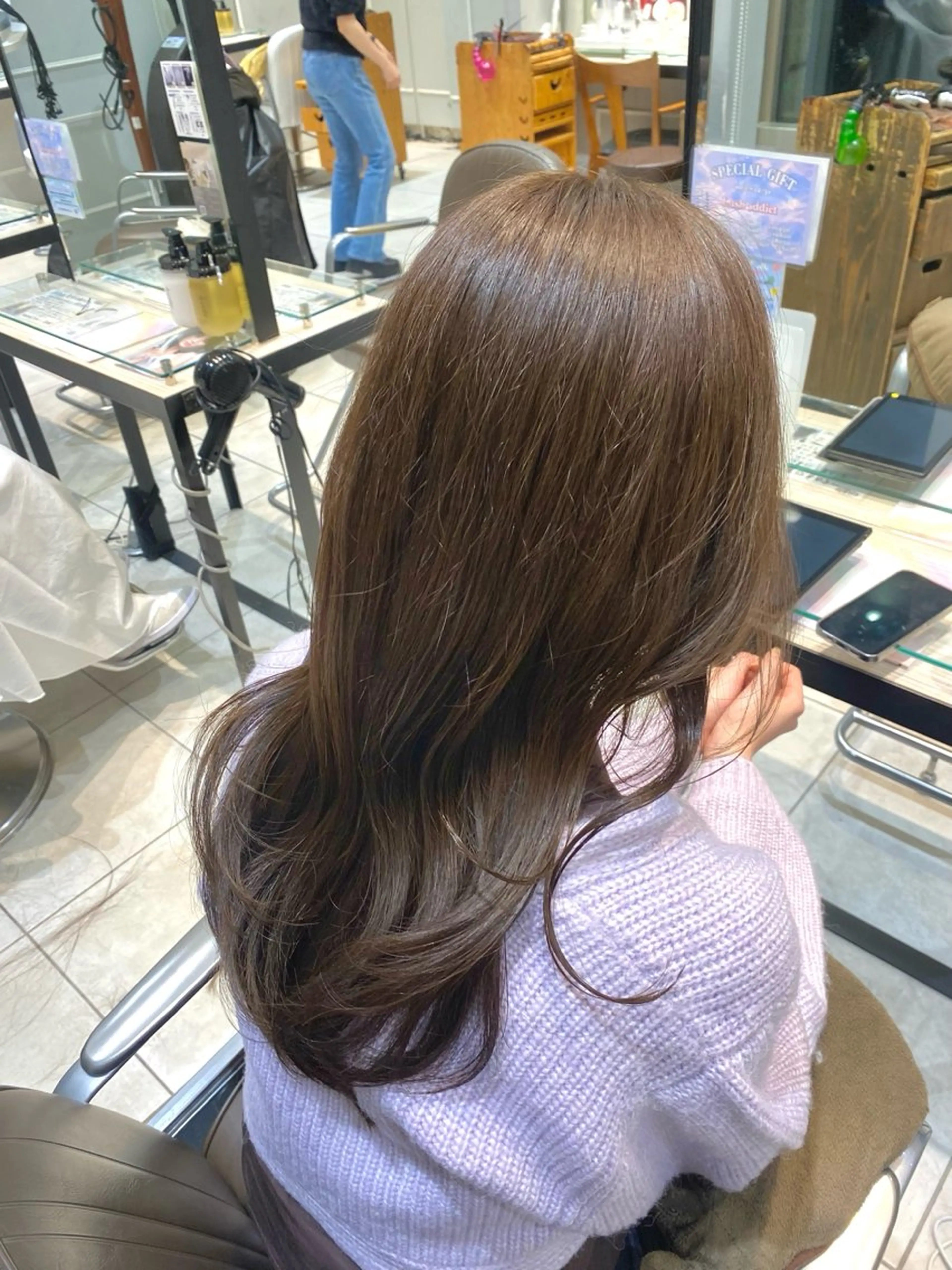 ロング カラー ベージュカラー グレージュ レイヤーカット カット ヘアカラー トリートメント 韓国ヘア🍒渡辺 咲🍒のヘアスタイル