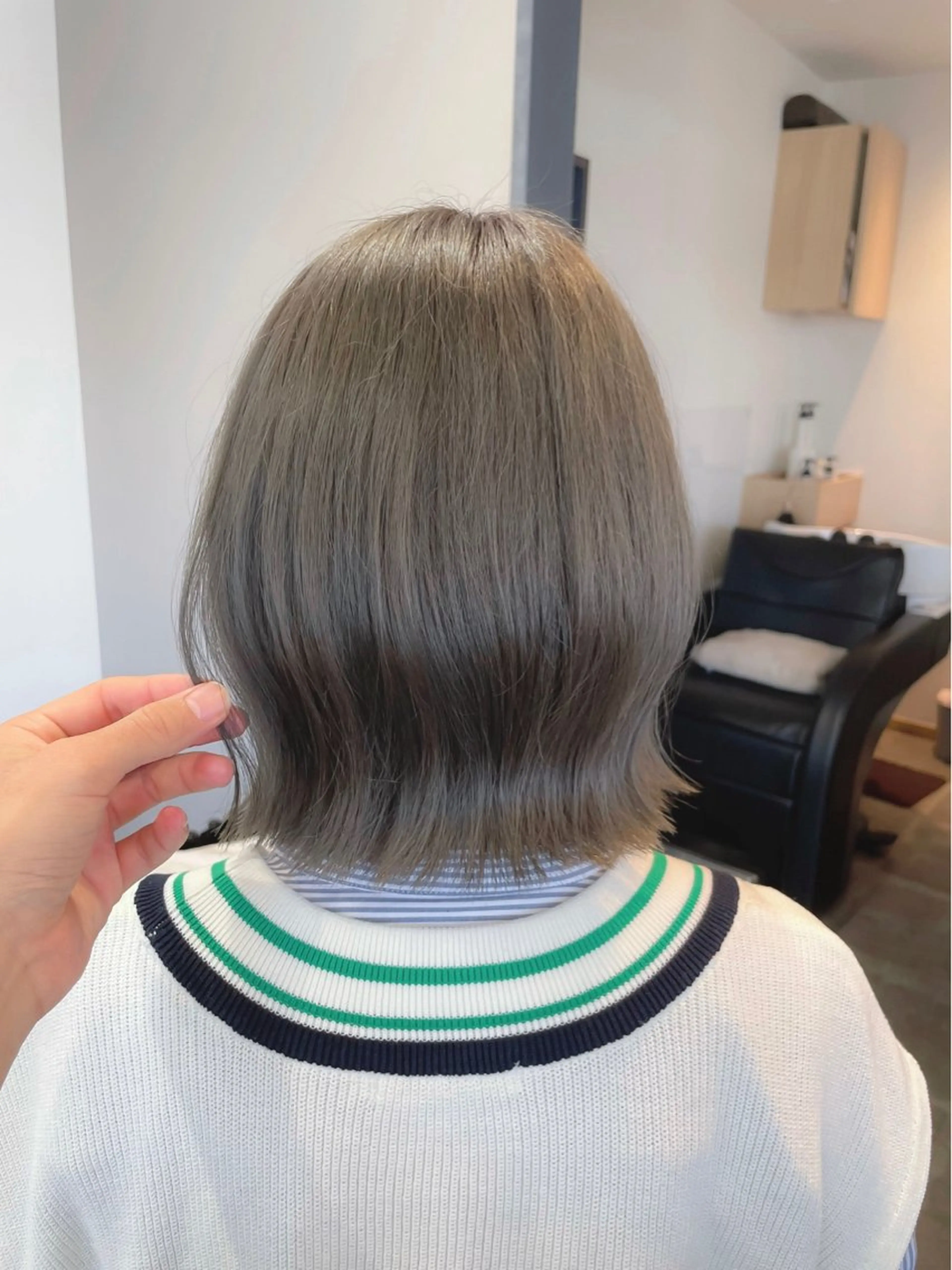 ミディアム カラー カット ヘアカラー トリートメント 西村 れいのヘアスタイル