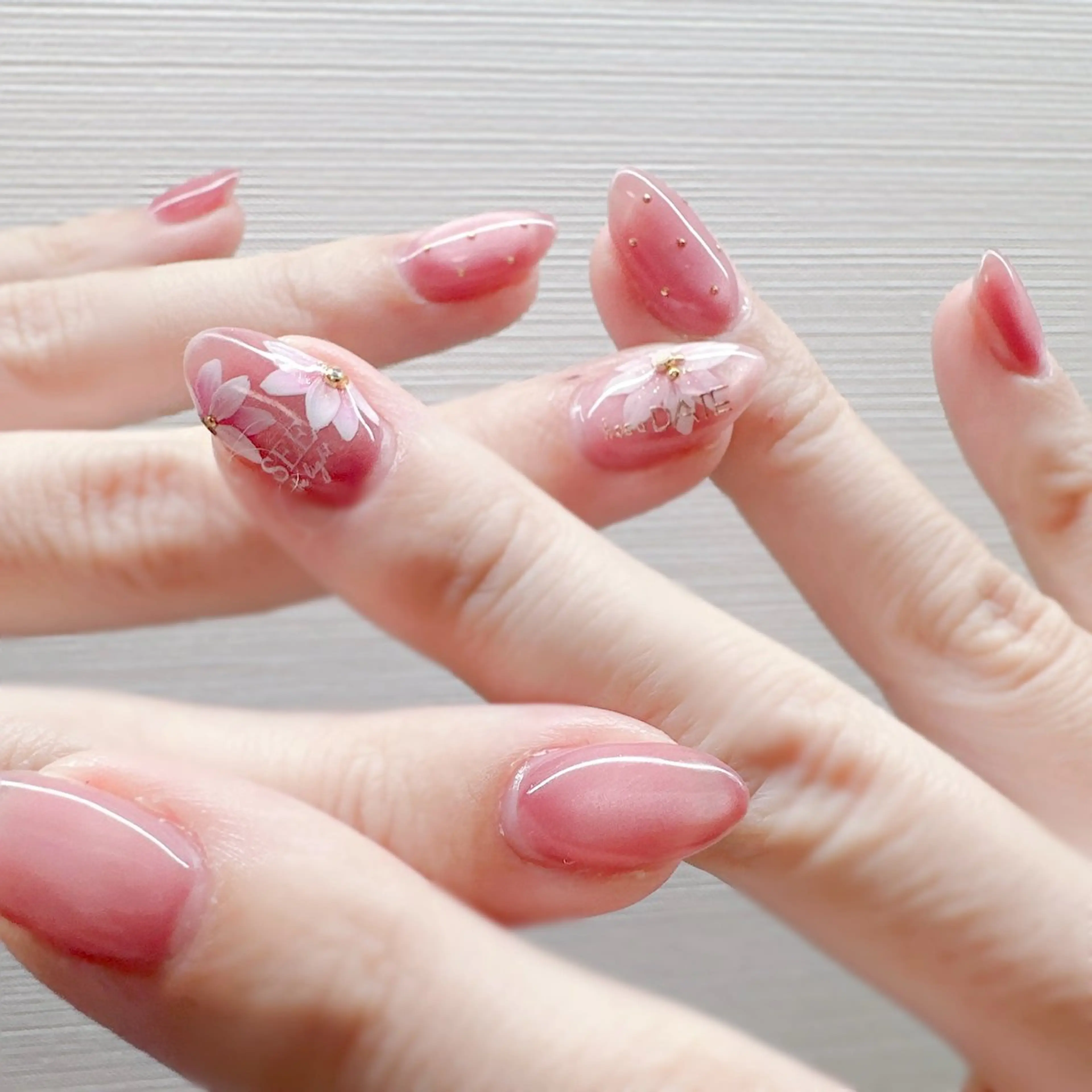 ミディアム Lipi nailのネイルデザイン