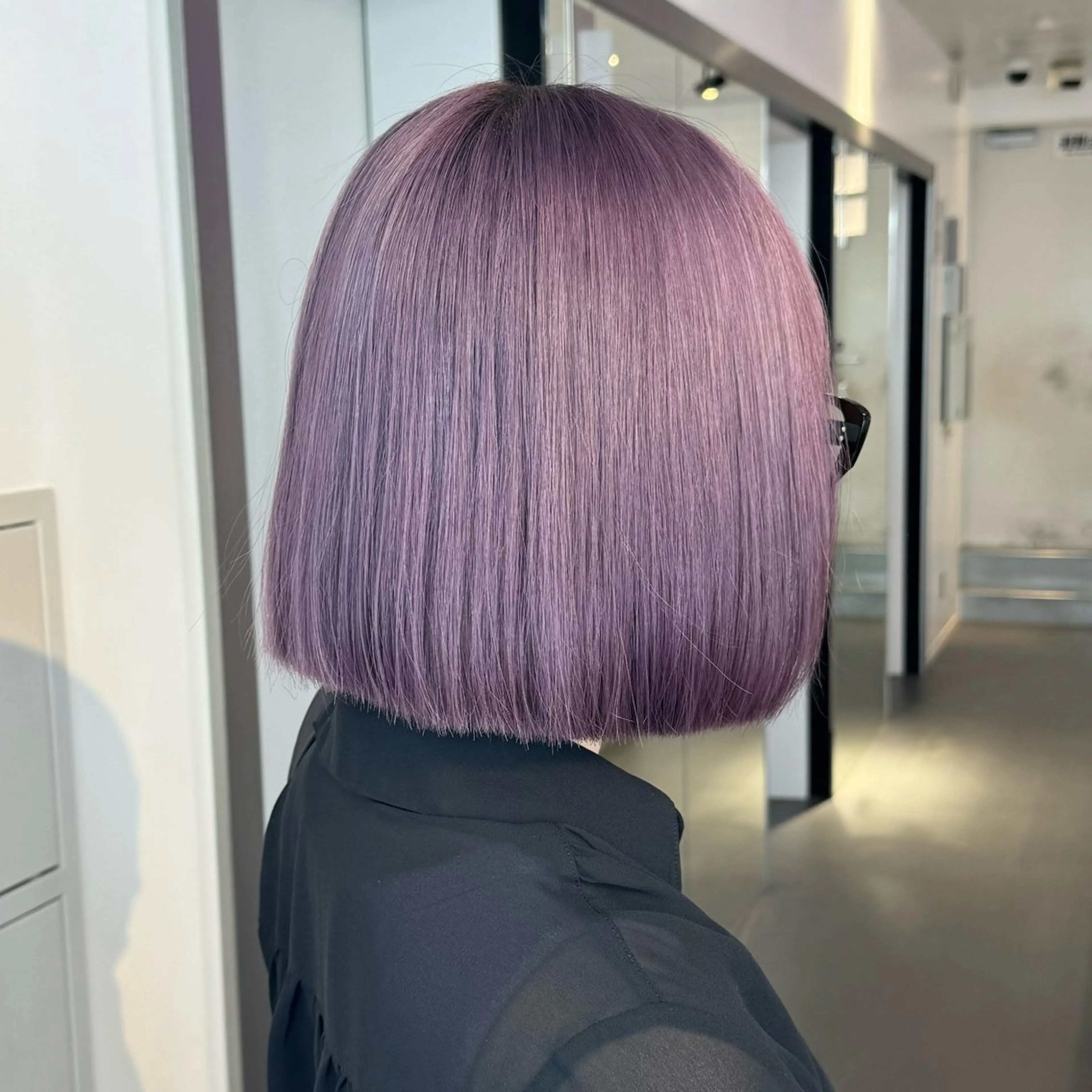 ミディアム カラー 🌼動き×透明感🩵 ハイトーン/ナナのヘアスタイル