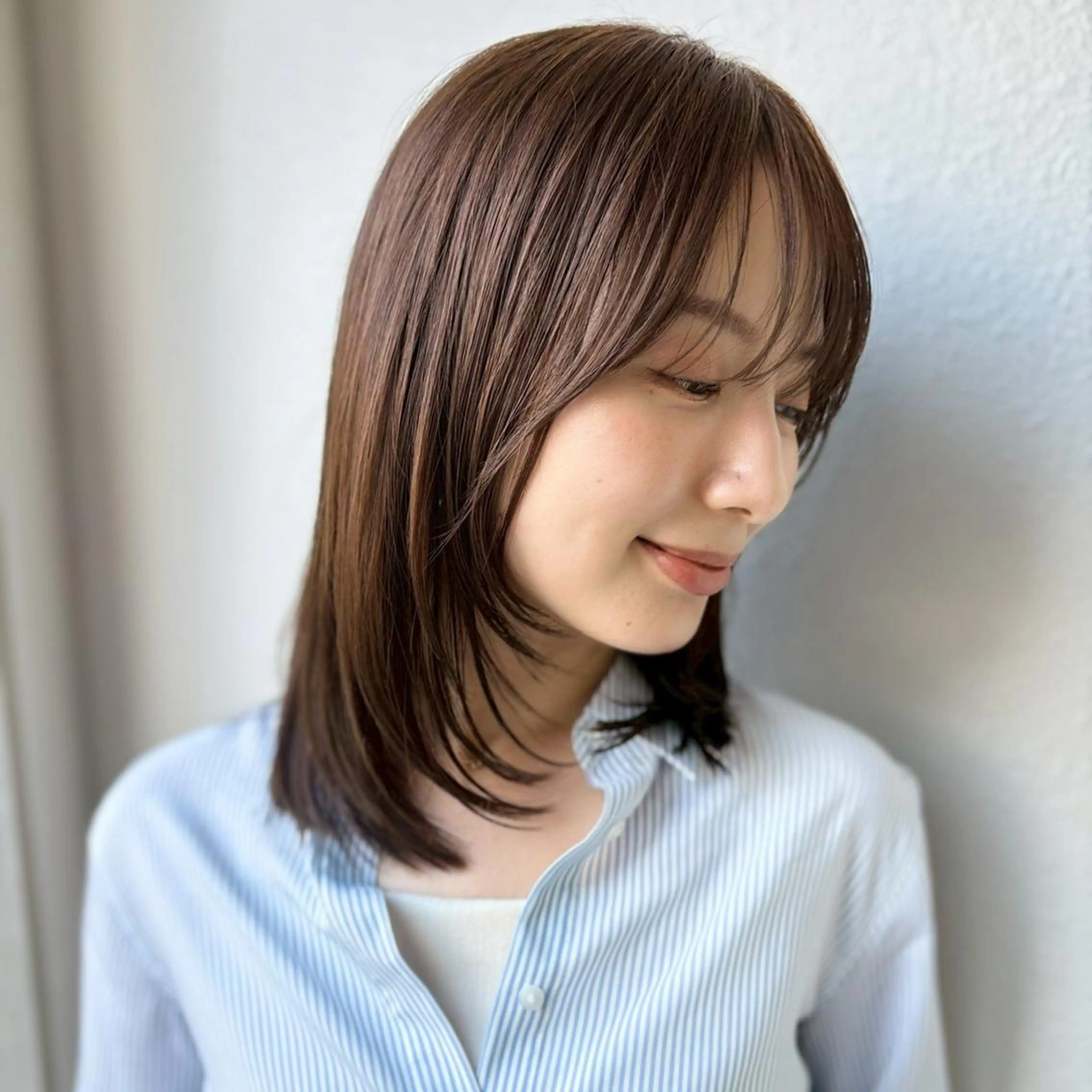 セミロング 艶髪ストレート❇️ レイヤー❇️出町光流のヘアスタイル