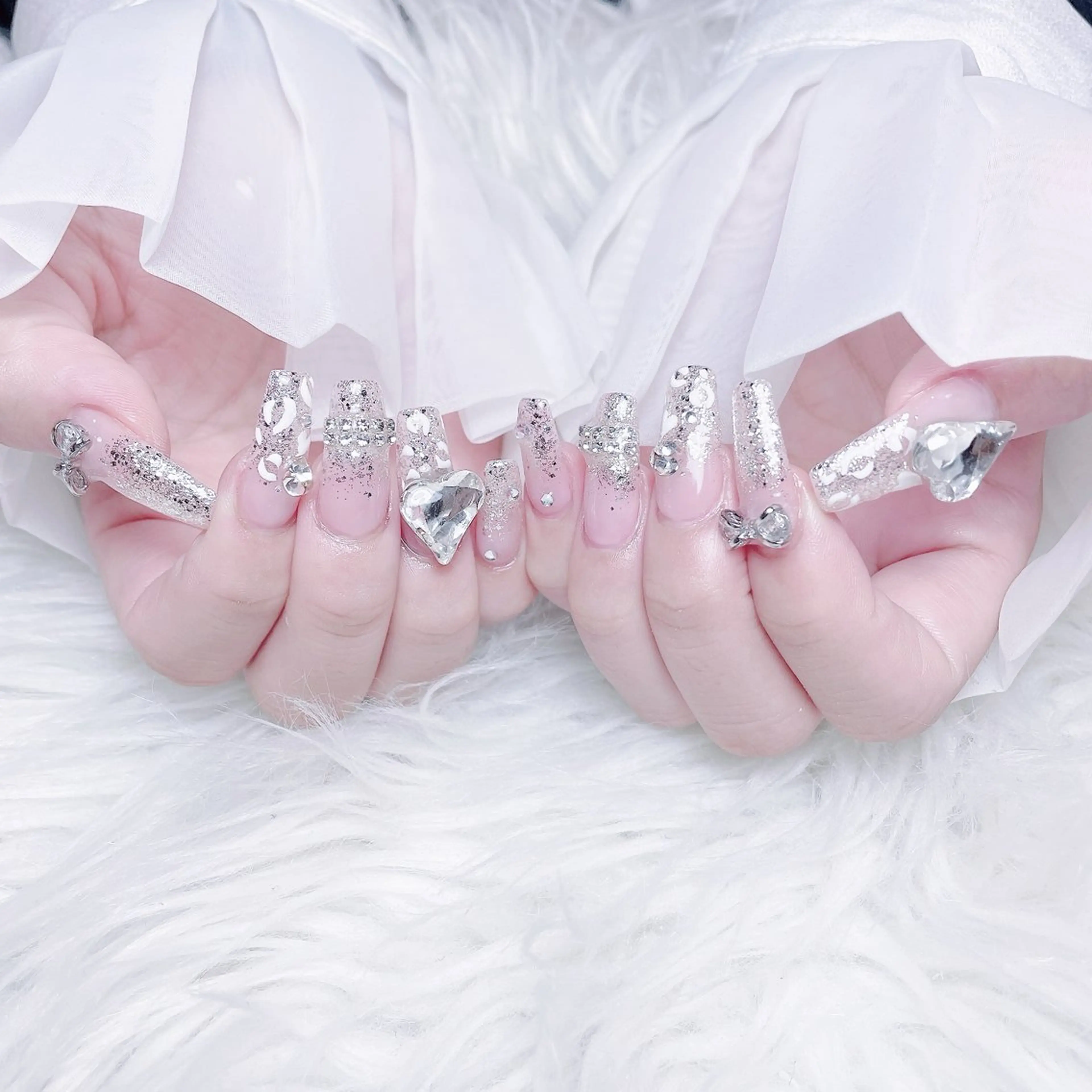 ネイル チークネイル 長さ出し フラワーネイル フレンチネイル ガーリー ハンドネイル NEW NAIL 池袋のネイルデザイン