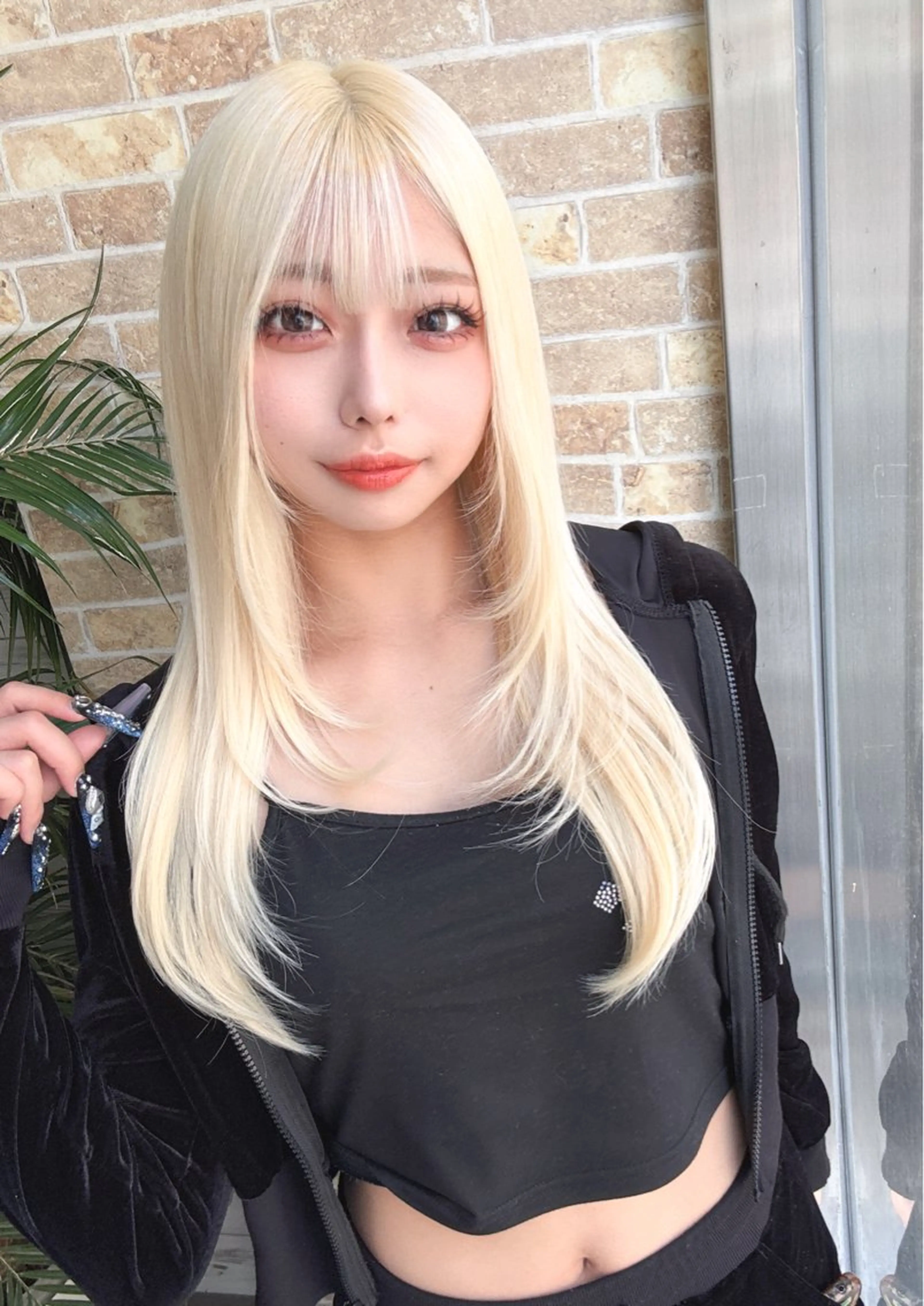 セミロング カラー ベージュカラー 抜きっぱなしブロンド ホワイトベージュ レイヤーカット ヘアカラー エクステ 北沢 隆のヘアスタイル