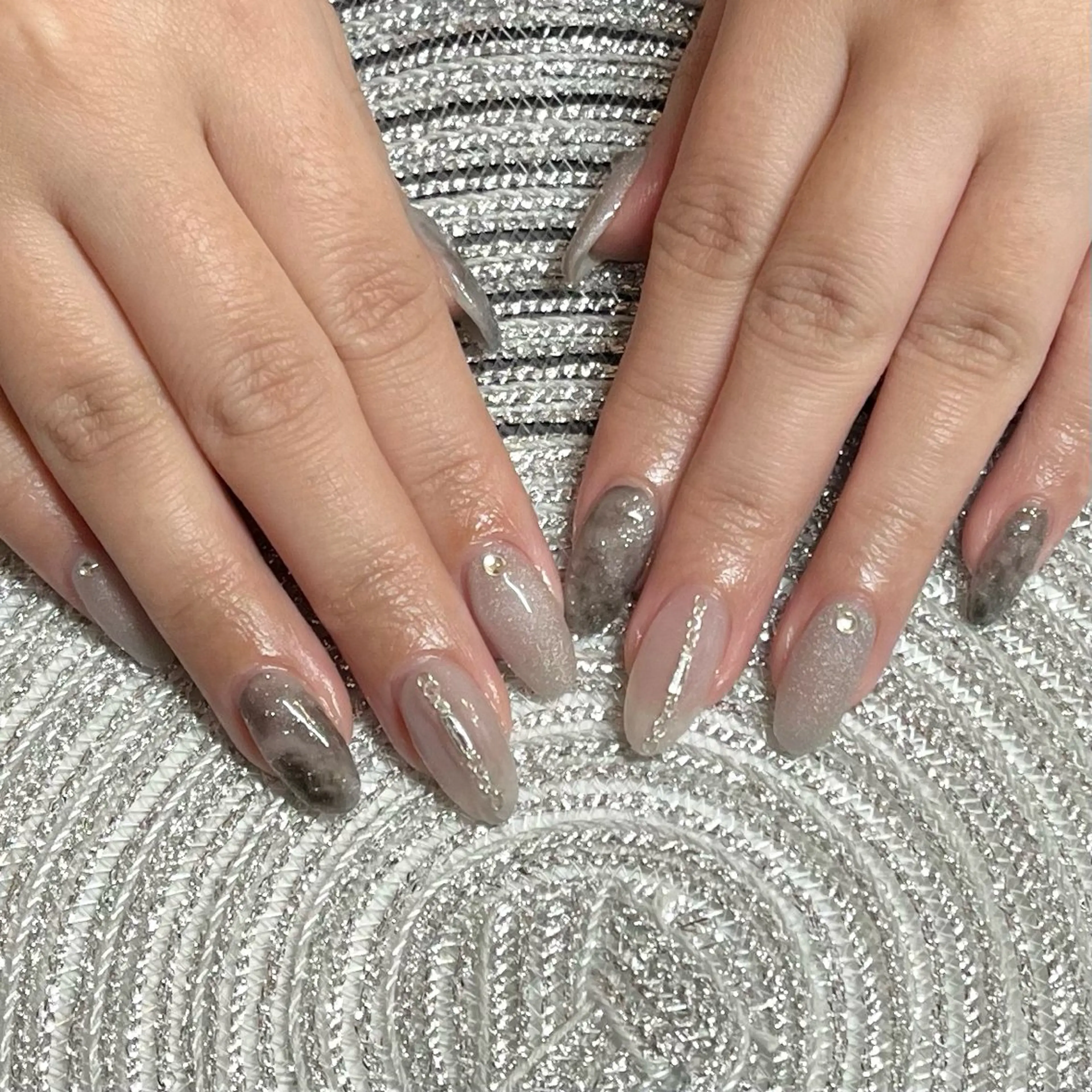 カラー選べるおまかせネイル　(オフなし)の写真