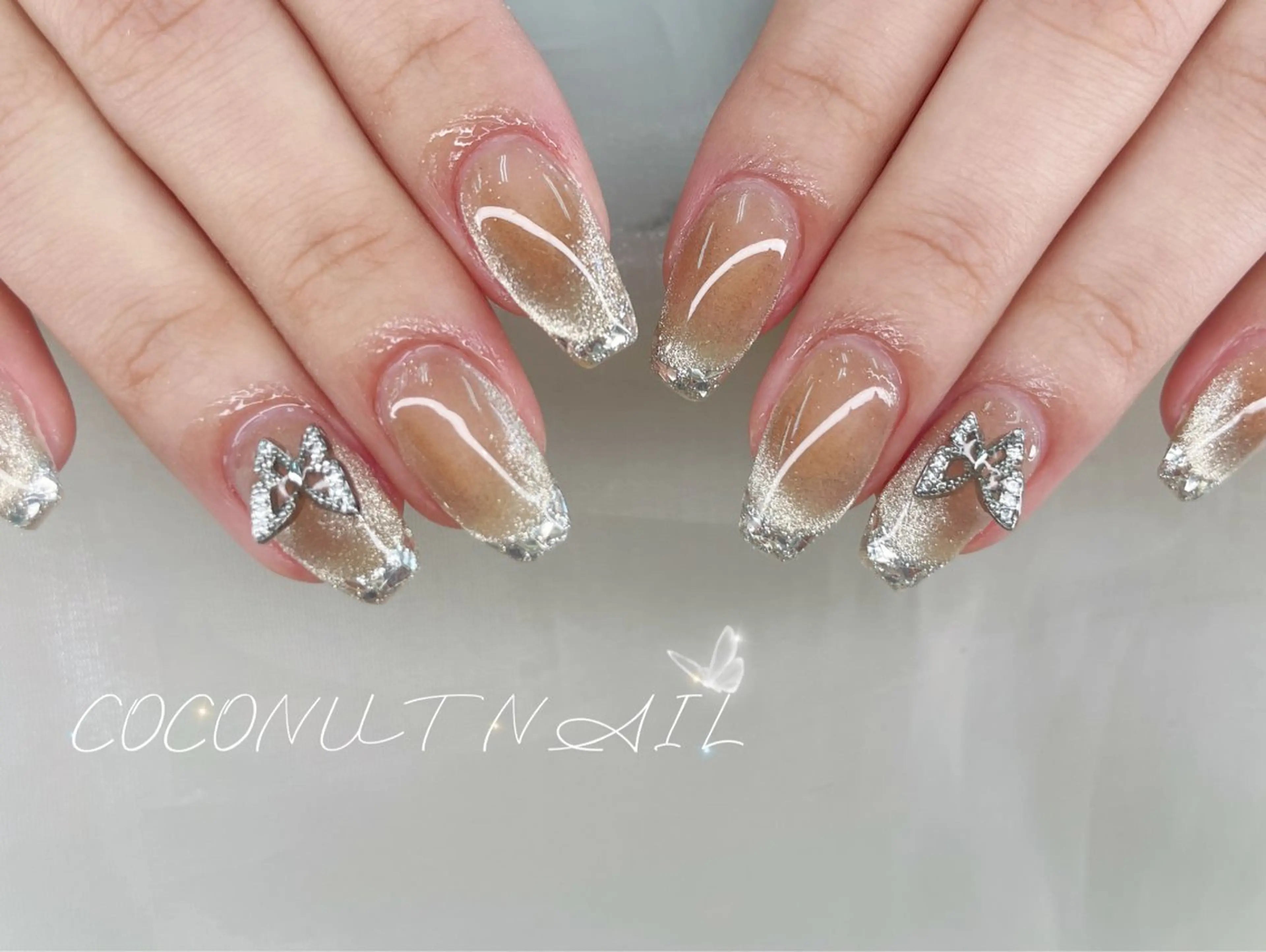 ネイル べっ甲ネイル フレンチネイル キラキラネイル ラメ(グリッター) マグネットネイル ハンドネイル 神田 ココナッツのネイルデザイン