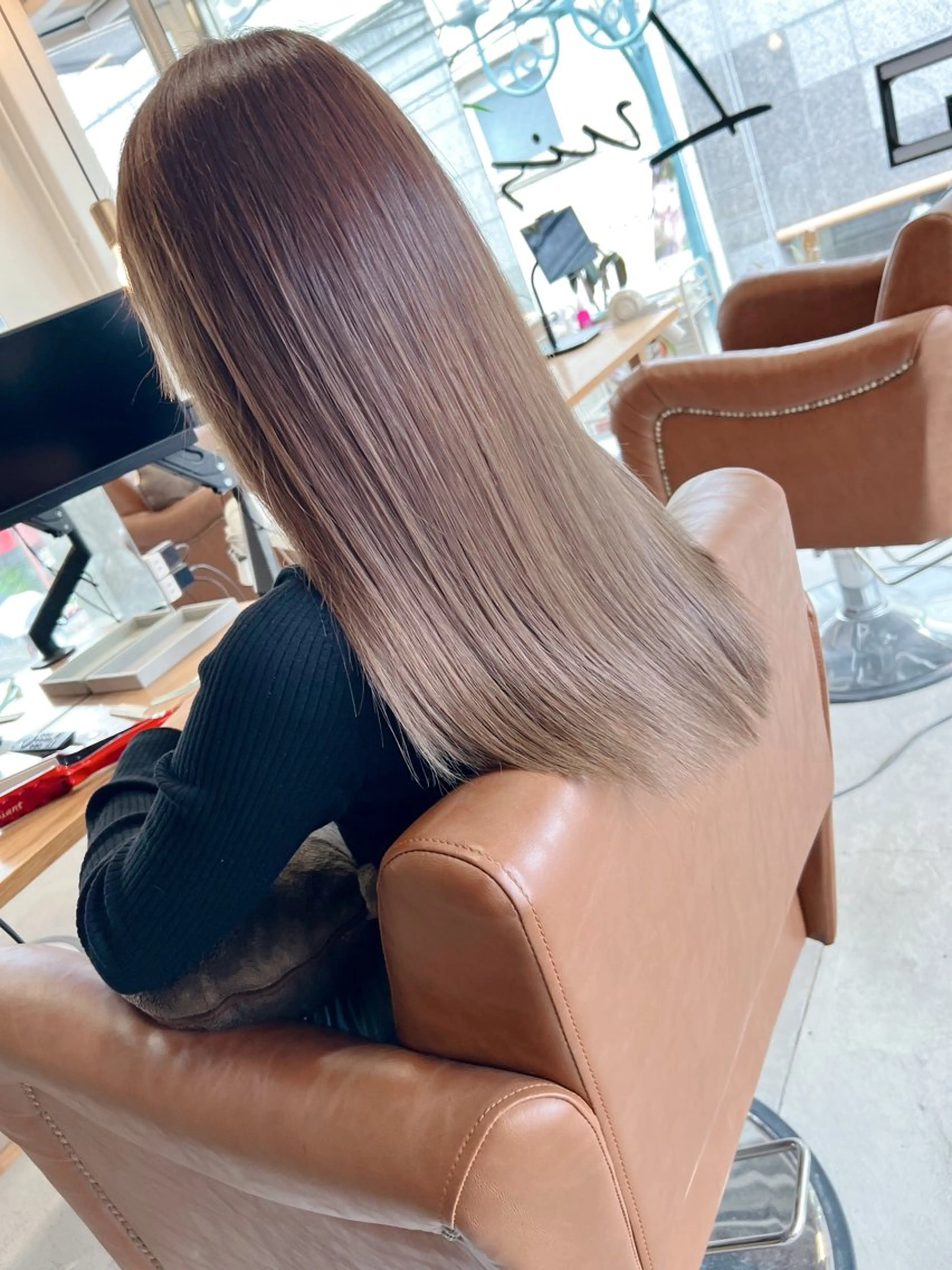 セミロング 髪質改善美髪特化 ルイス奈良のヘアスタイル