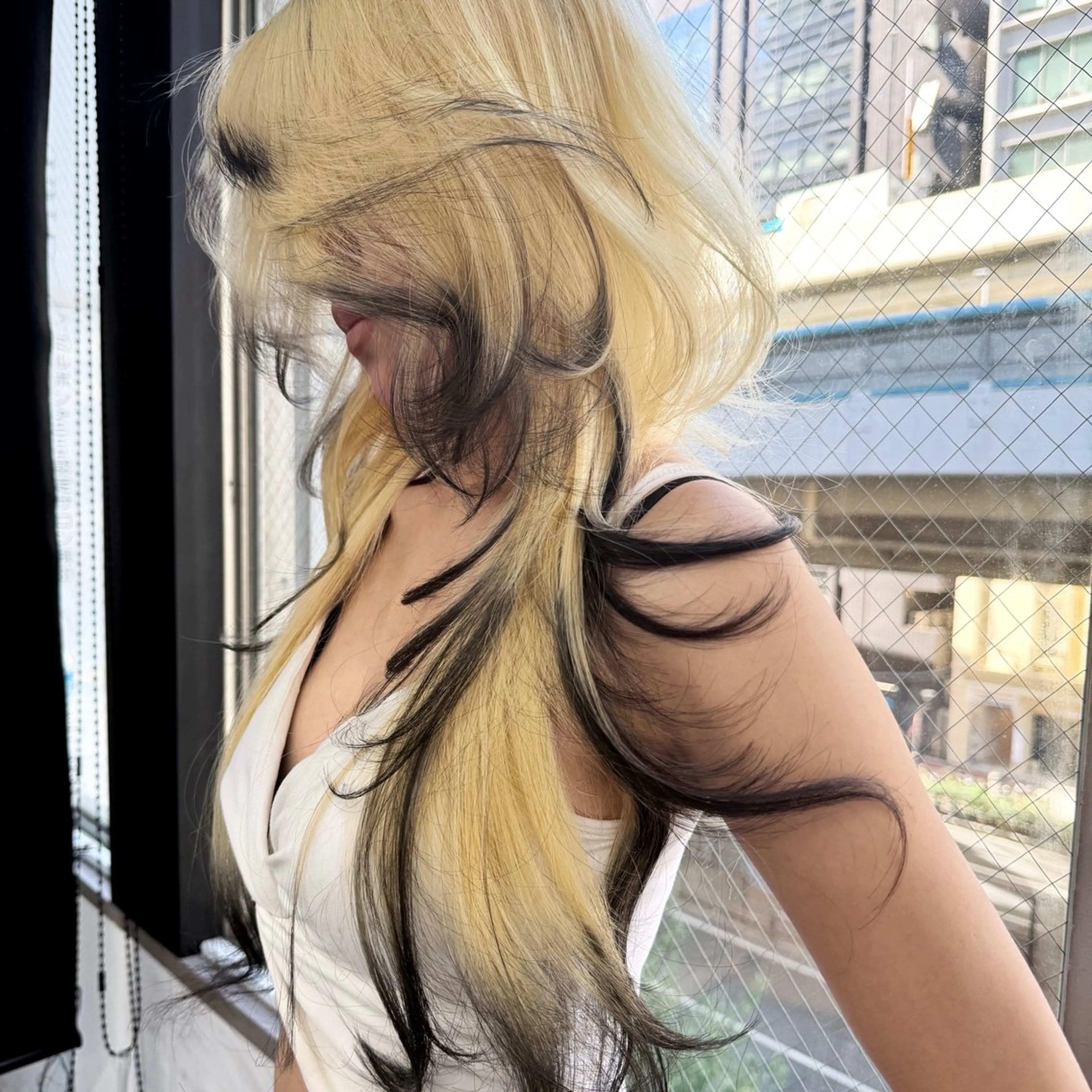 ロング カラー シールエクステ ハイトーンカラー エクステ ヘアカラー エクステ シールエクステ特化 ハイトーン、NANAのヘアスタイル