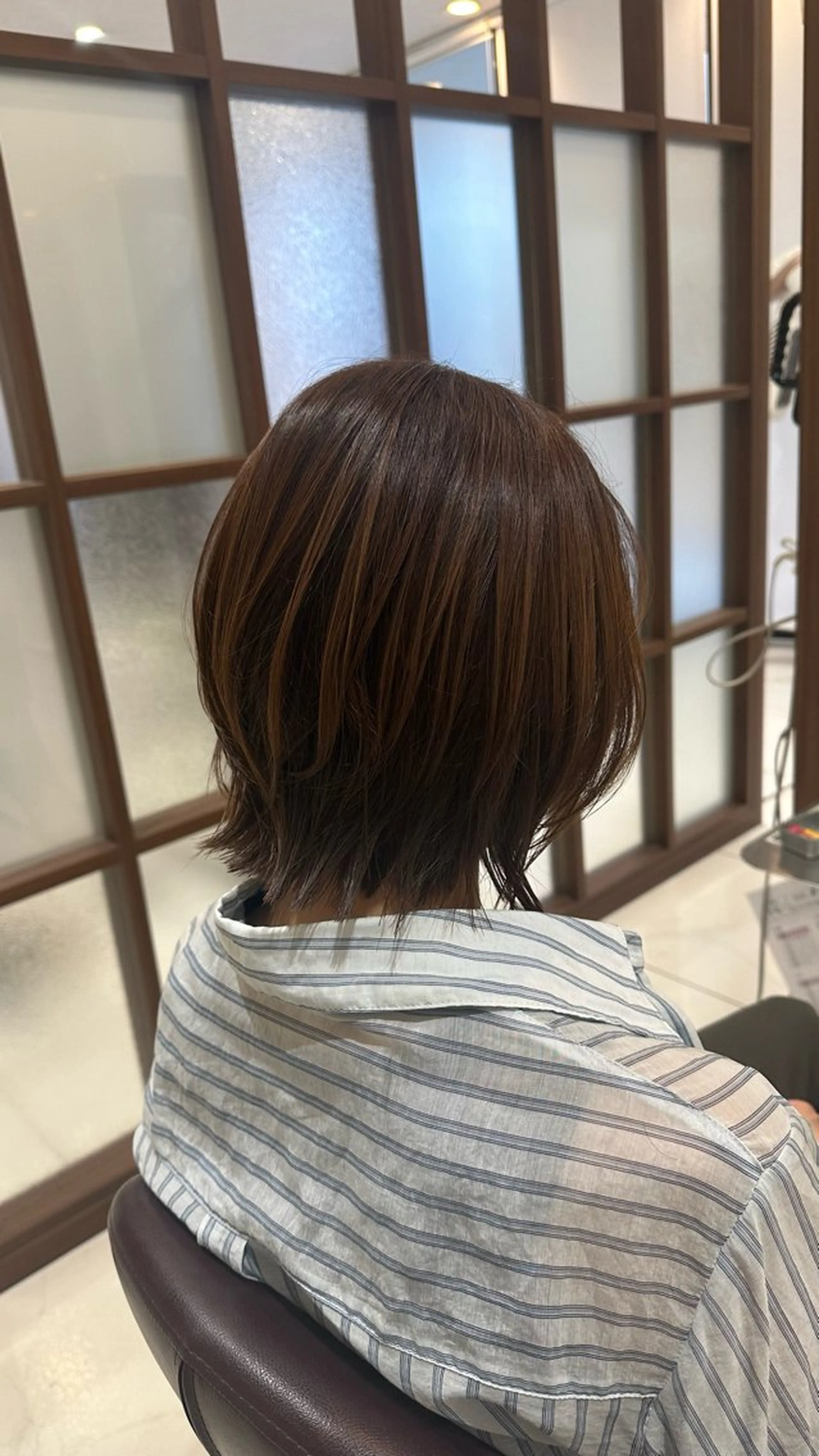 ミディアム くびれヘア 顔周りカット 山上 佳奈子のヘアスタイル