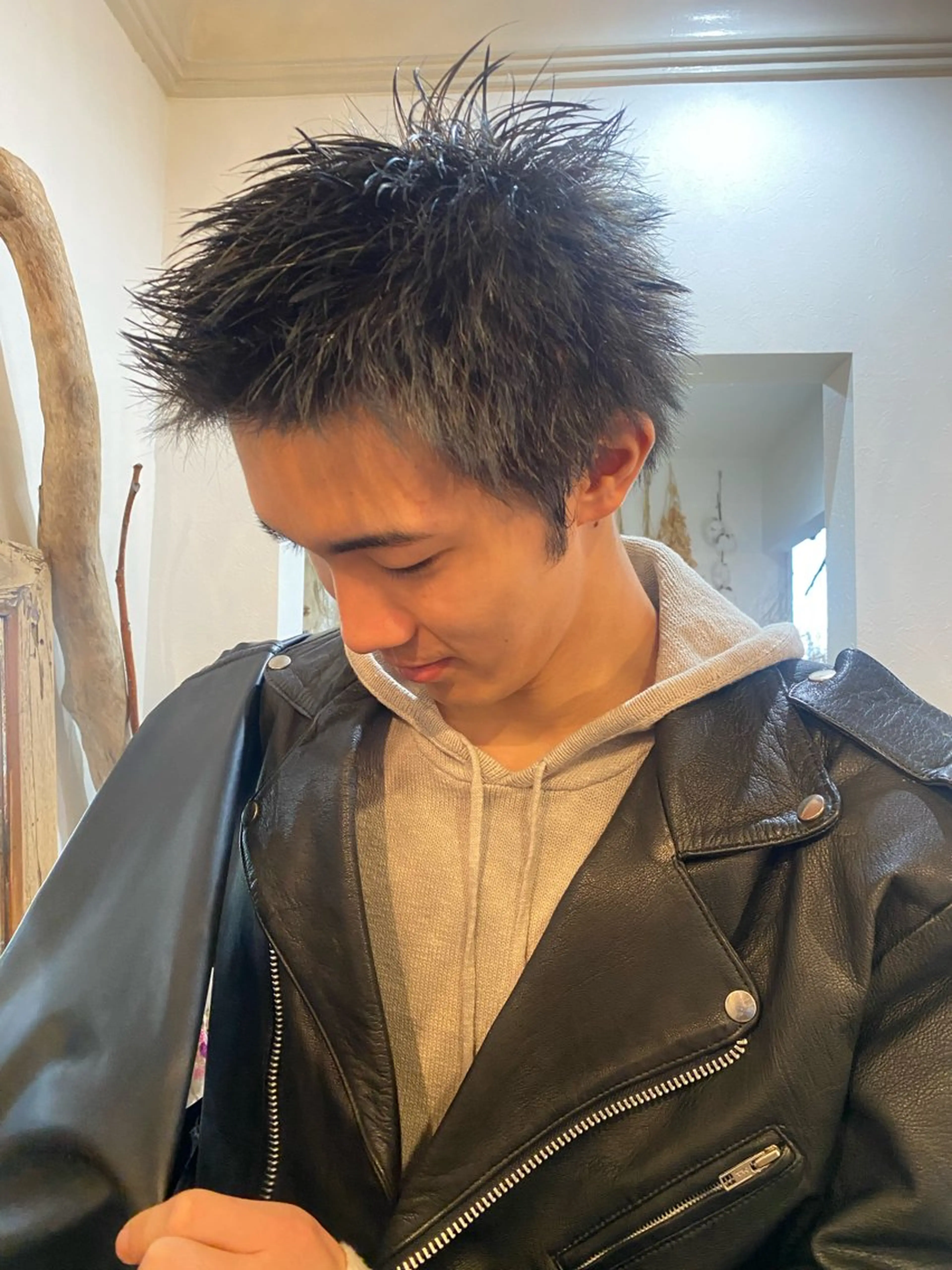 メンズ andthebricks所属・剱持 介里のヘアスタイル