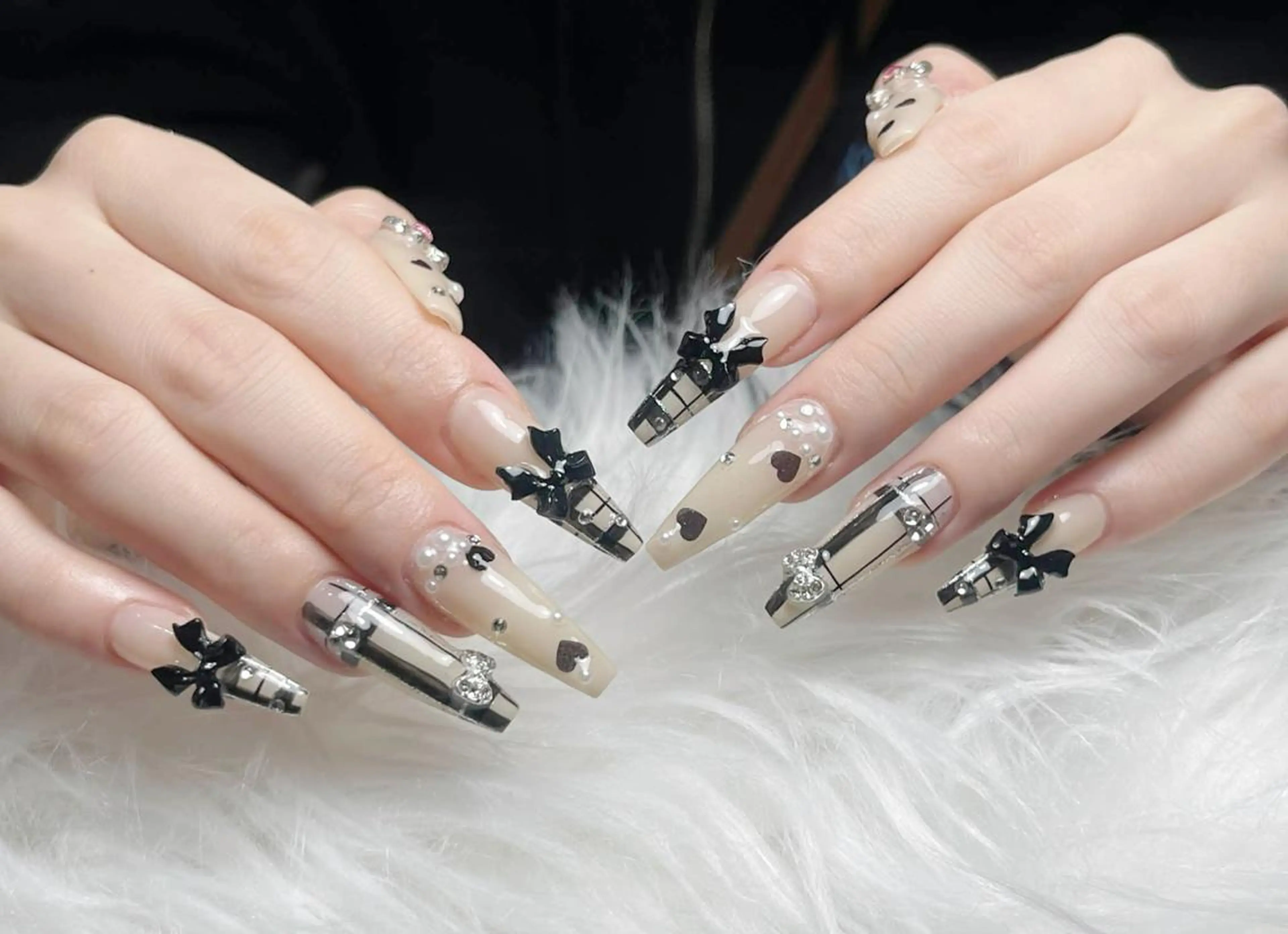 ネイル 長さ出し グラデーション 卒業式 キラキラネイル マグネットネイル Xuka Belle Nailのネイルデザイン