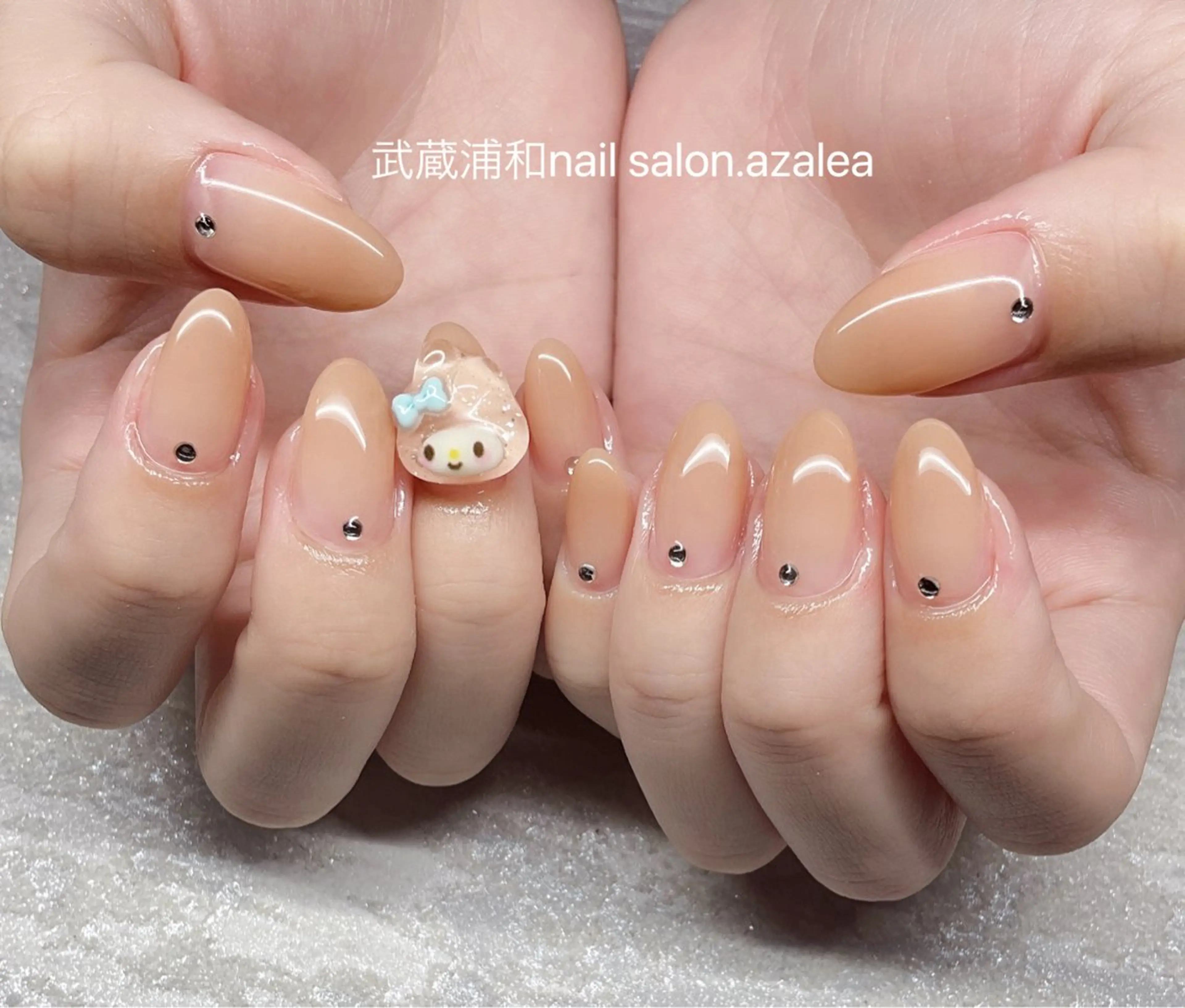 ネイル ハンドネイル R inのネイルデザイン