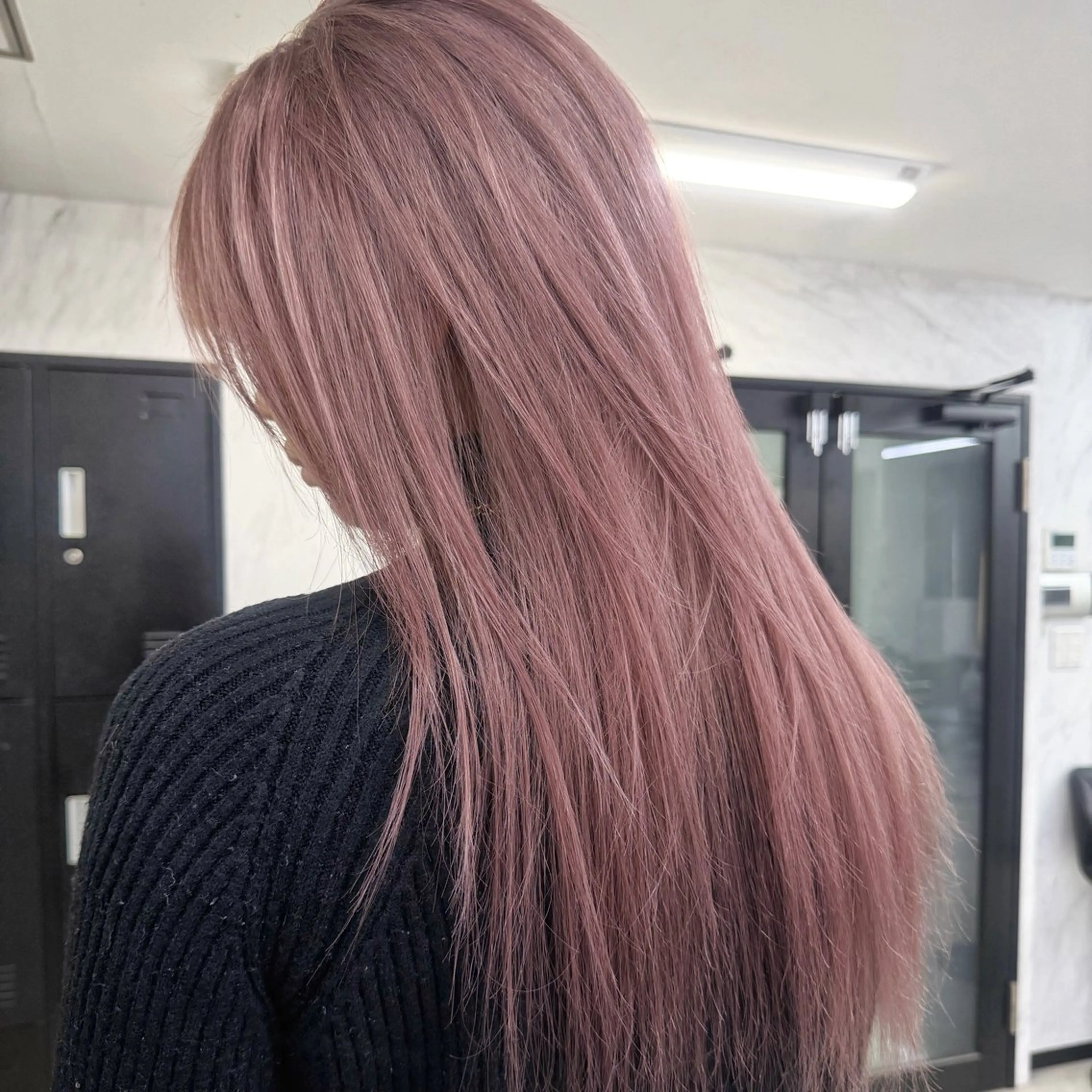 ロング カラー シールエクステ ハイトーンカラー エクステ ヘアカラー シールエクステ特化 ハイトーン、NANAのヘアスタイル