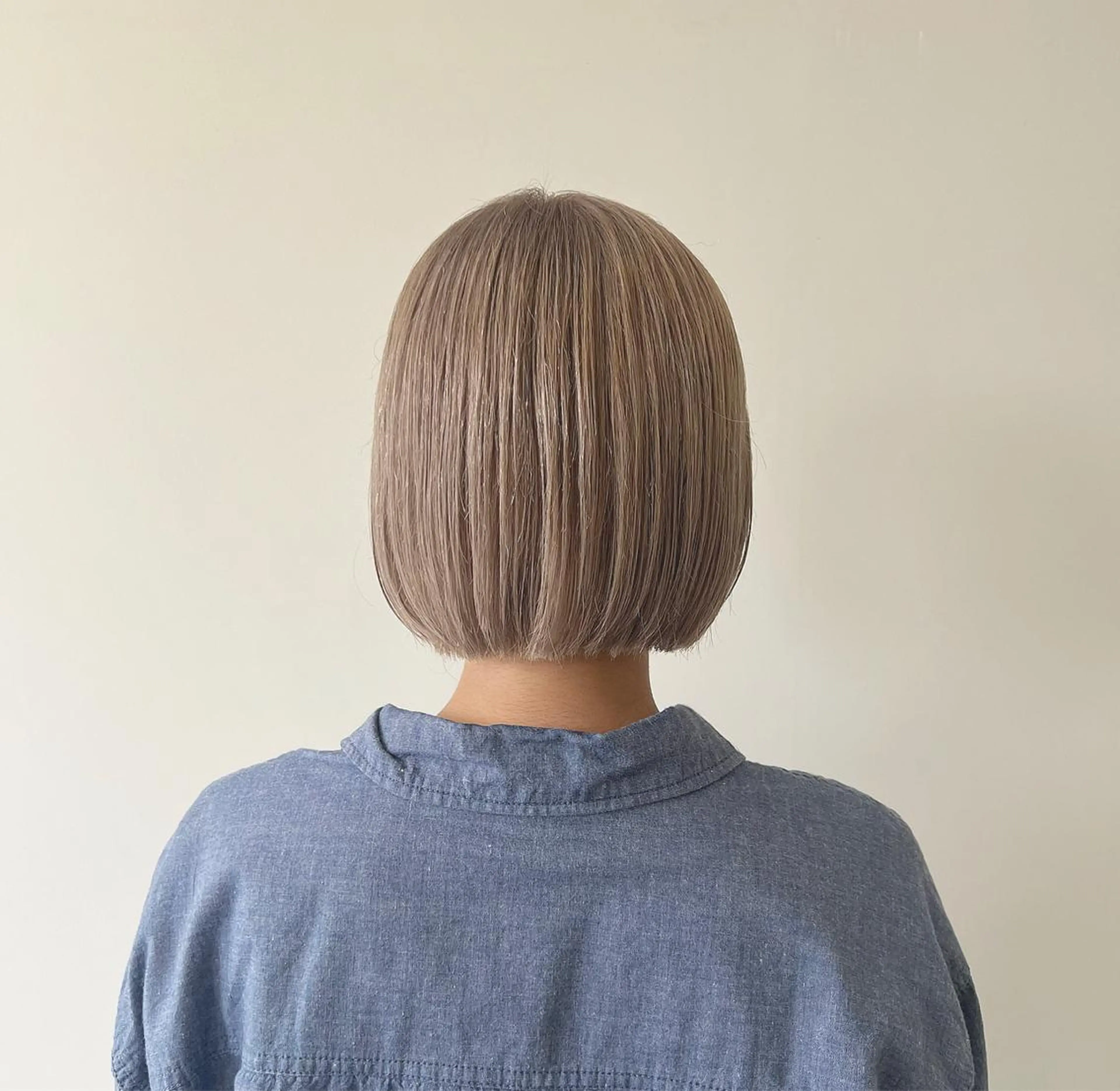 ショート カット ヘアカラー 切りっぱなしボブ 👩🏼ミニボブのヘアスタイル