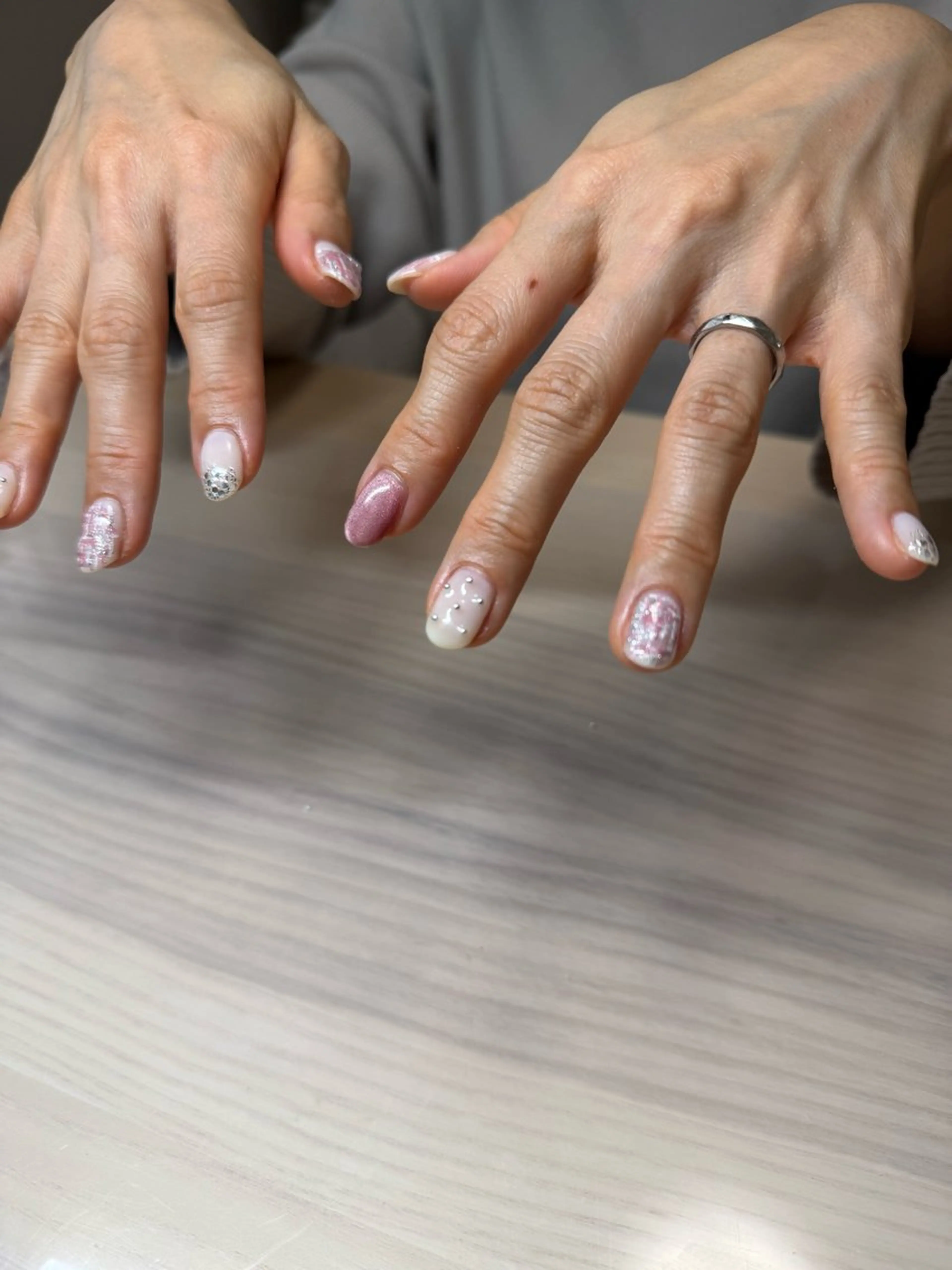 ネイル ピンク 春ネイル ツイードネイル デ・アイム「nail salon MIMIPARUN」所属・ナリス化粧品 MIMIPARUNのネイルデザイン