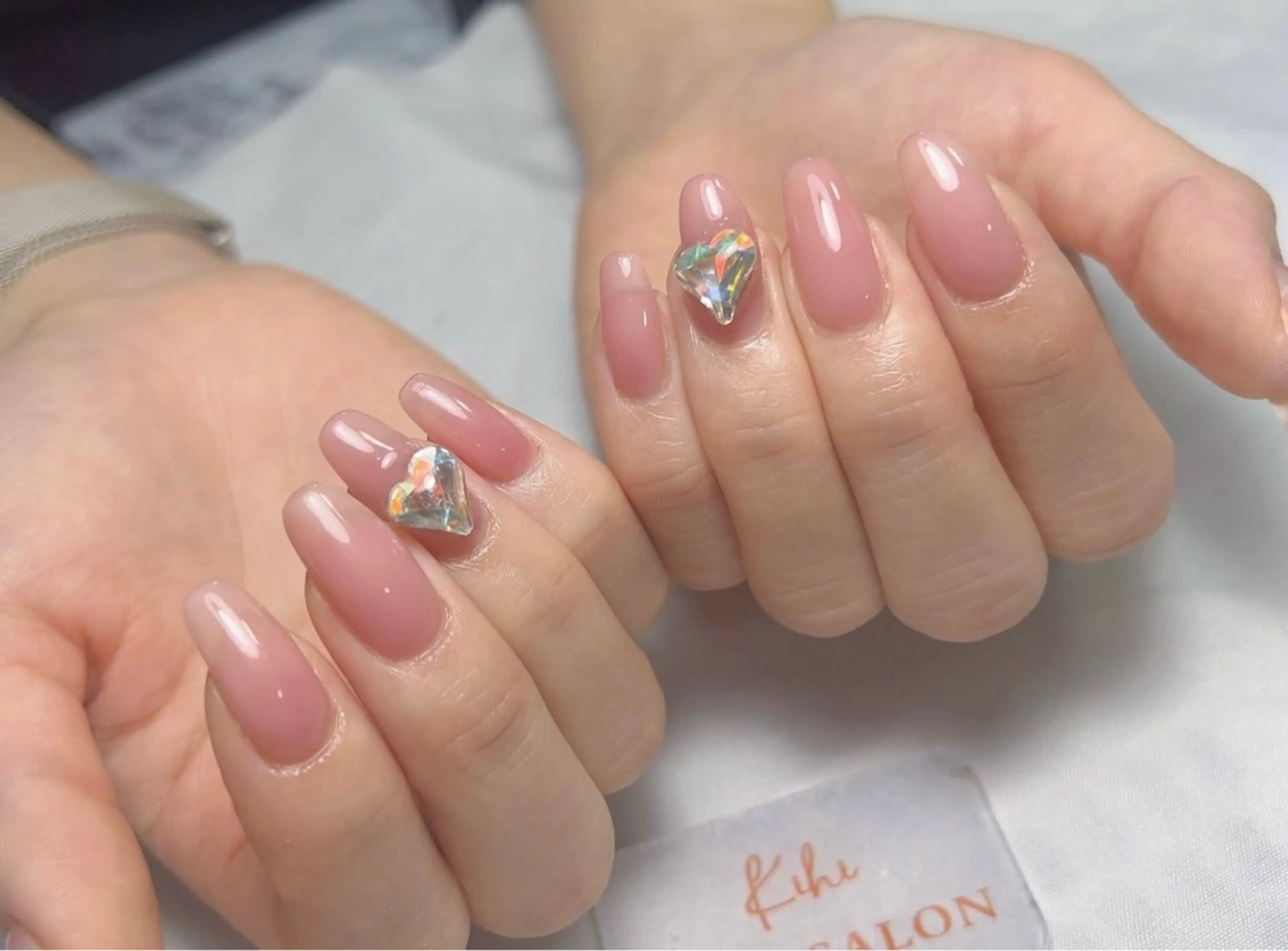 ネイル フレンチネイル ジェルネイル グラデーション キラキラネイル 韓国ネイル ハンドネイル 清水 ユナのネイルデザイン