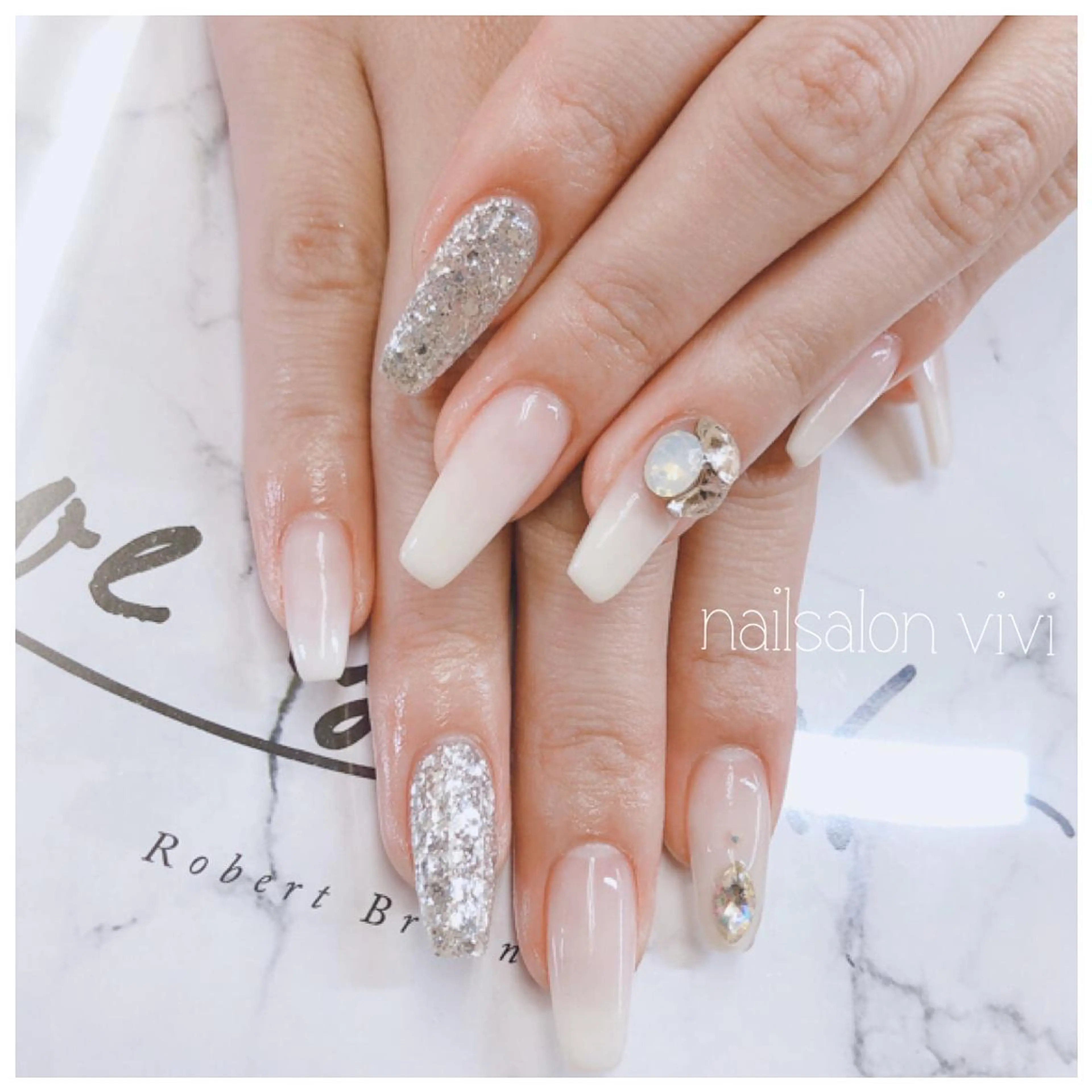 ネイル ＶＩＶＩ nailsalonのネイルデザイン