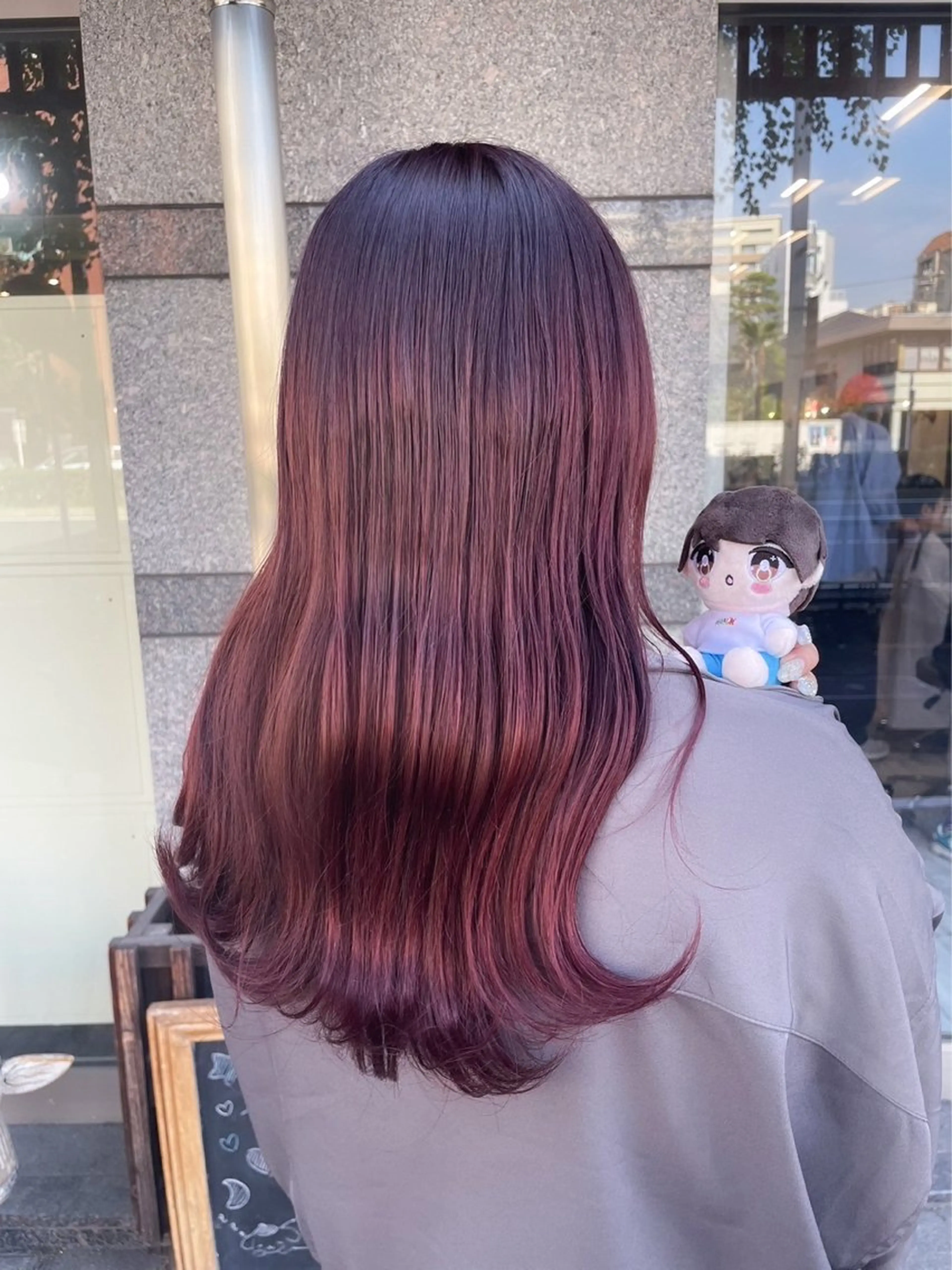 セミロング カラー ピンクカラー カット ヘアカラー トリートメント イワタ マハ/ minim hairのヘアスタイル